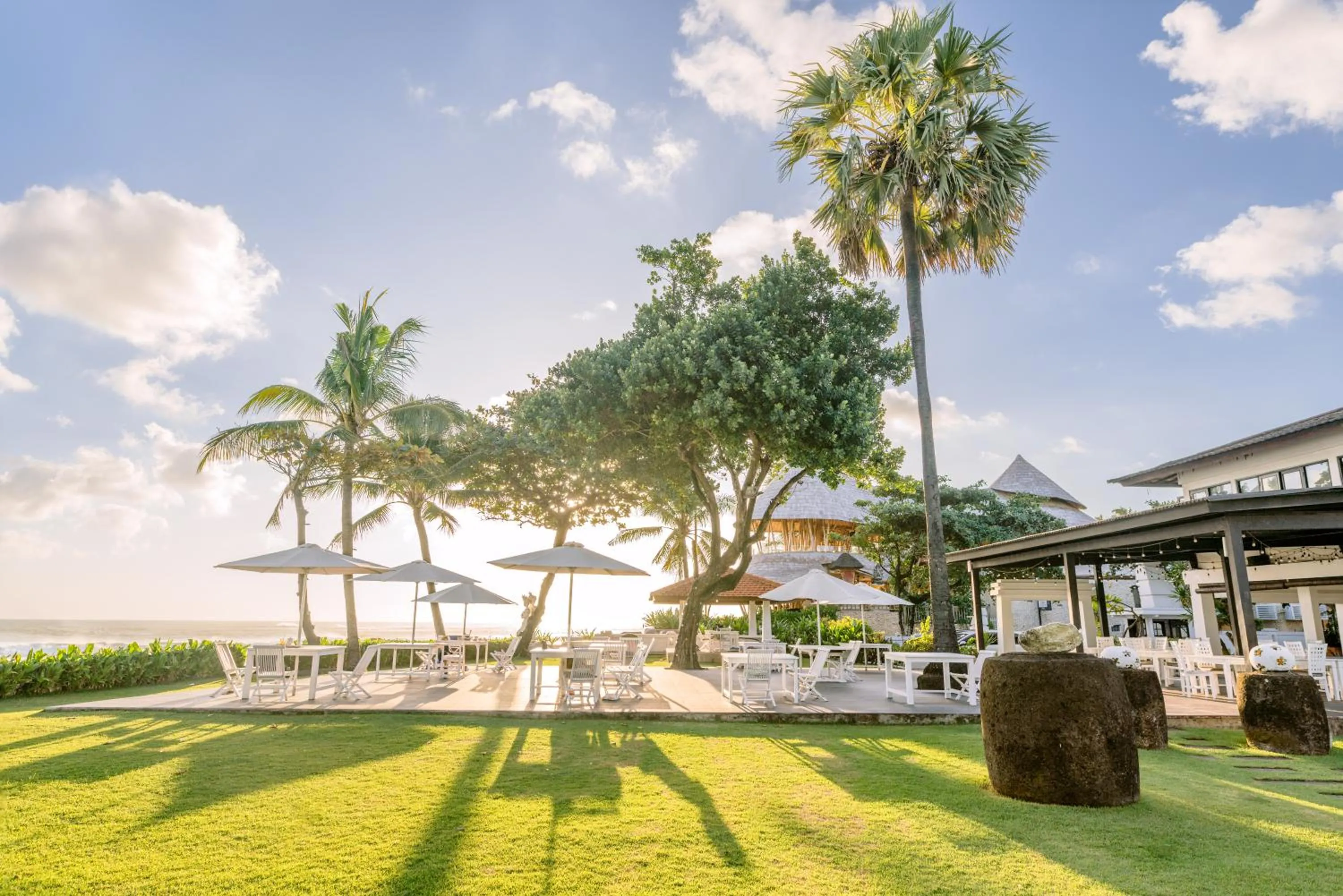 Restaurant/places to eat in Legong Keraton Beach Hotel