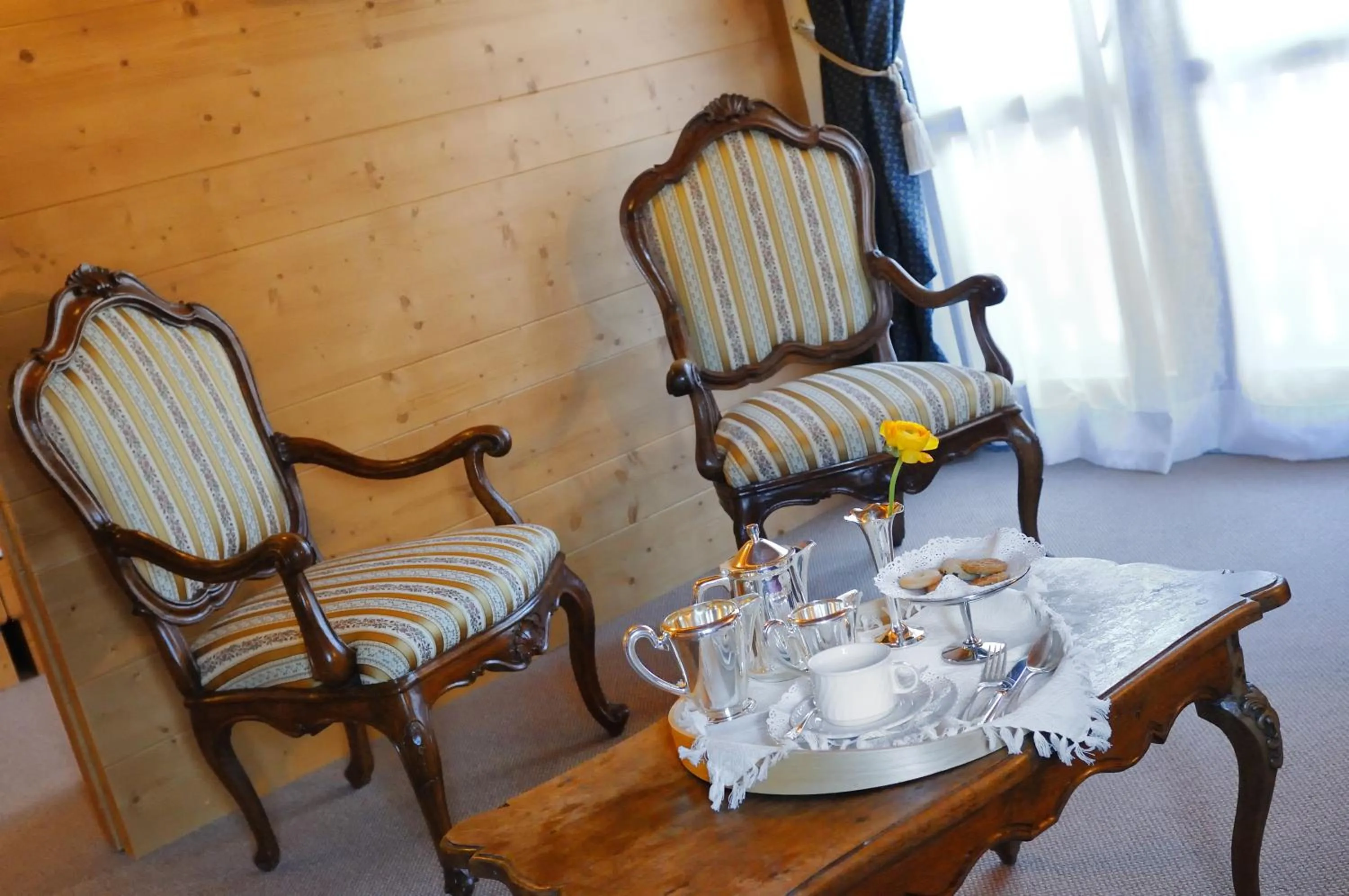 Bedroom in Hotel Montana