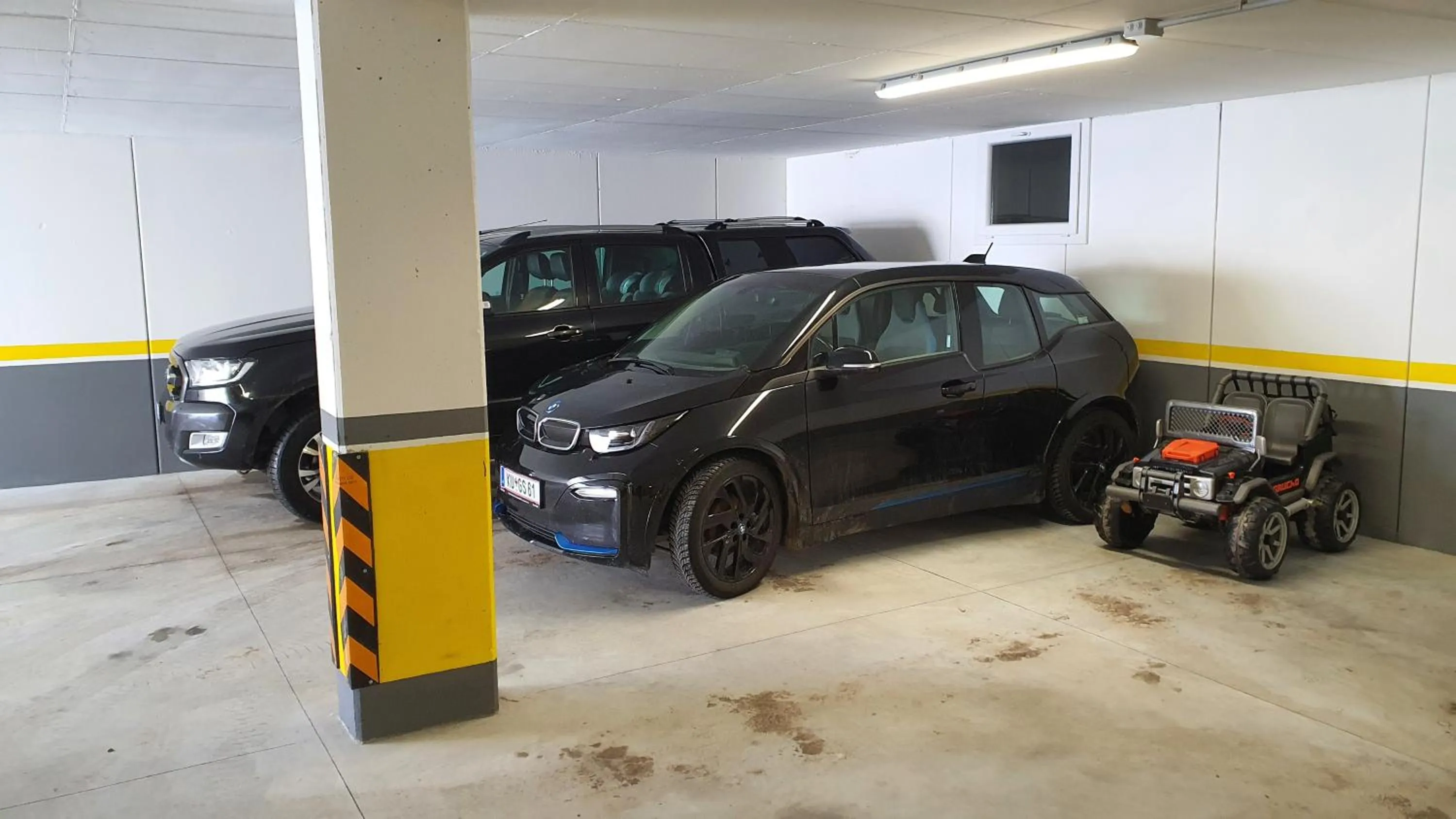 Parking in Hotel Montana