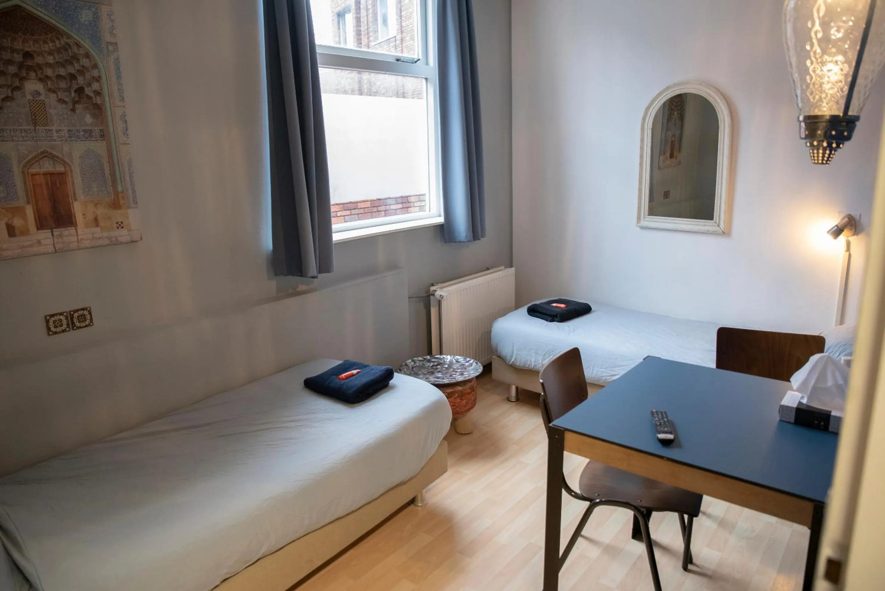 Photo of the whole room, Bed in Simplon Hostel