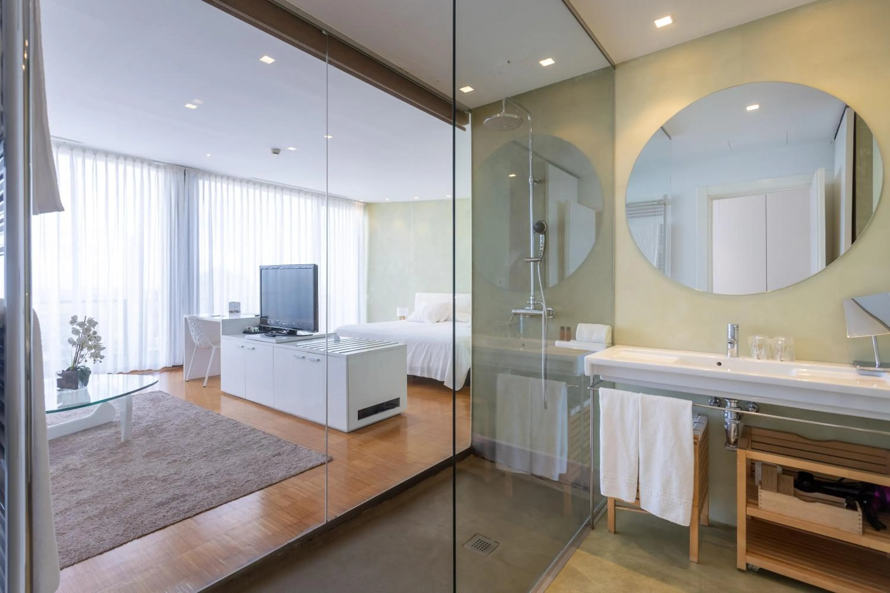 Bathroom in Hotel-Bodega Finca de Los Arandinos