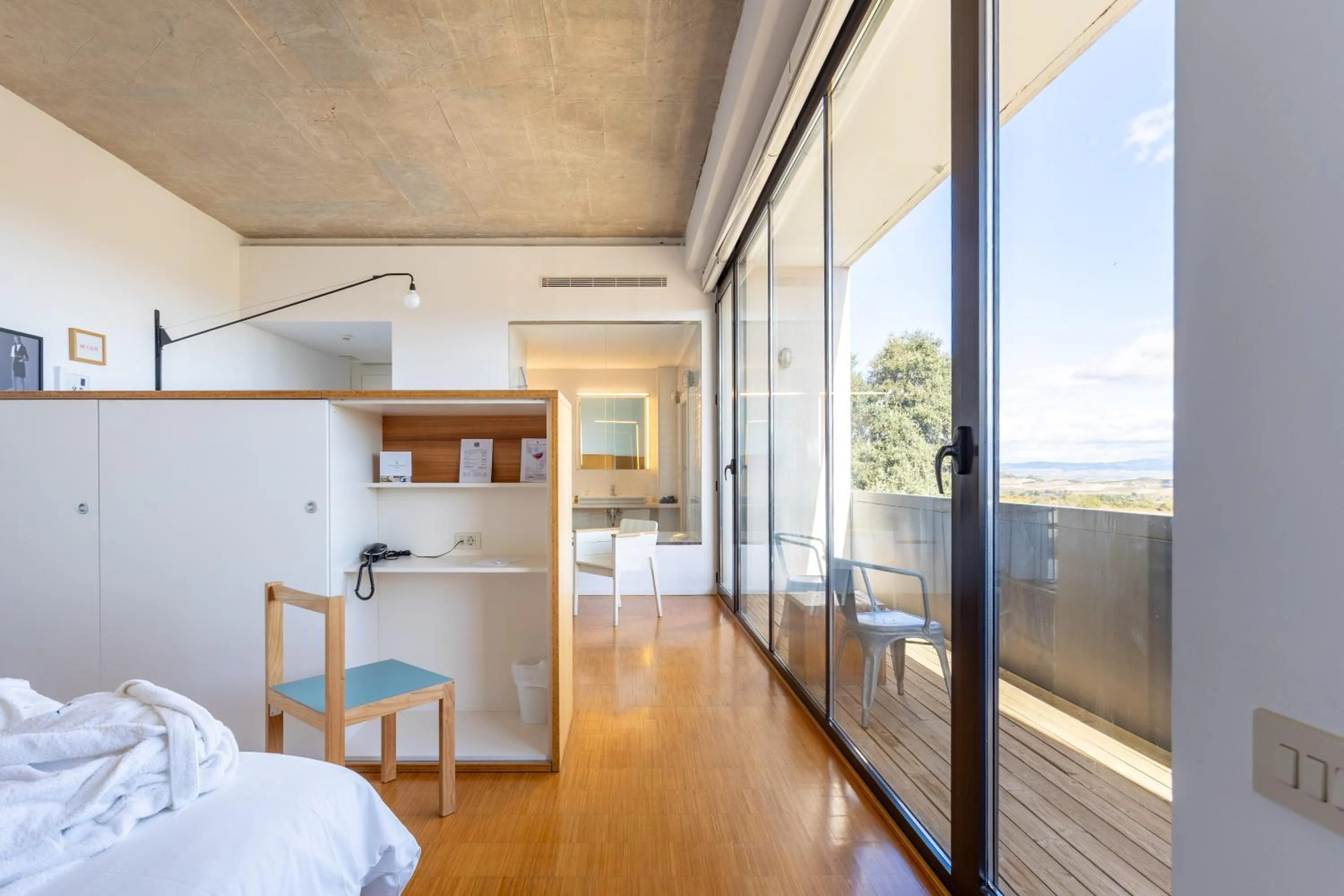 Bedroom, Bed in Hotel-Bodega Finca de Los Arandinos