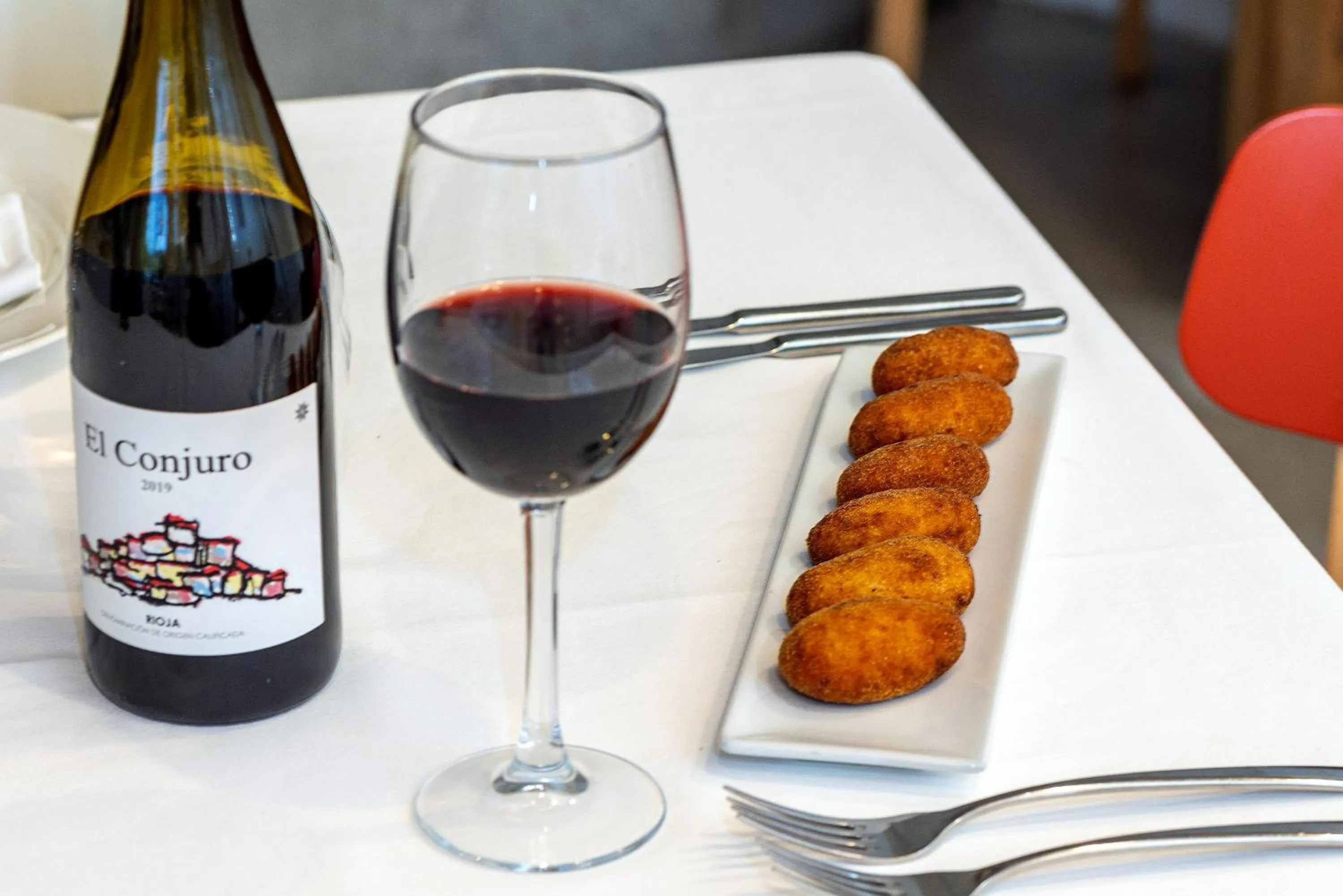 Food and drinks in Hotel-Bodega Finca de Los Arandinos