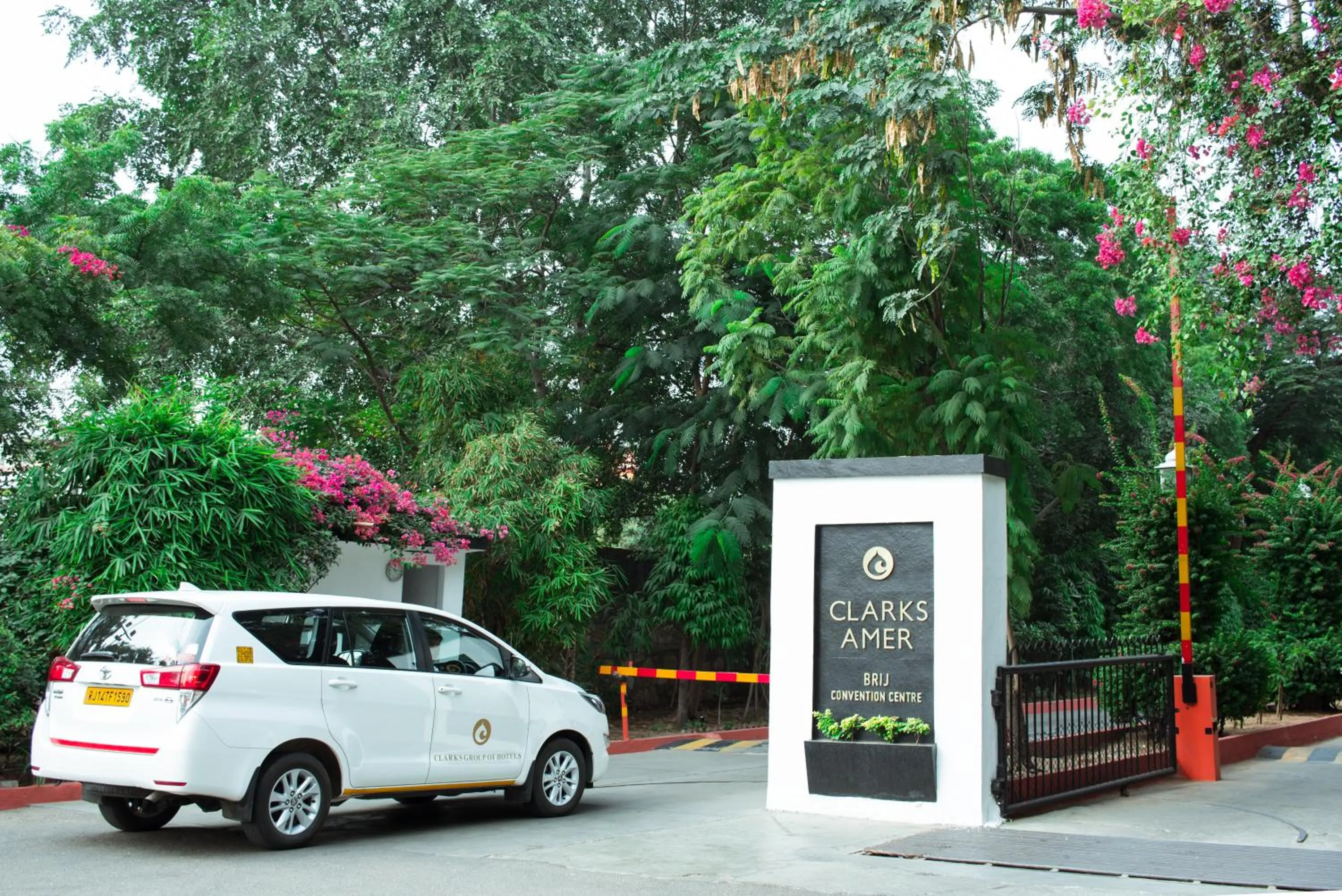 Facade/entrance in Clarks Amer