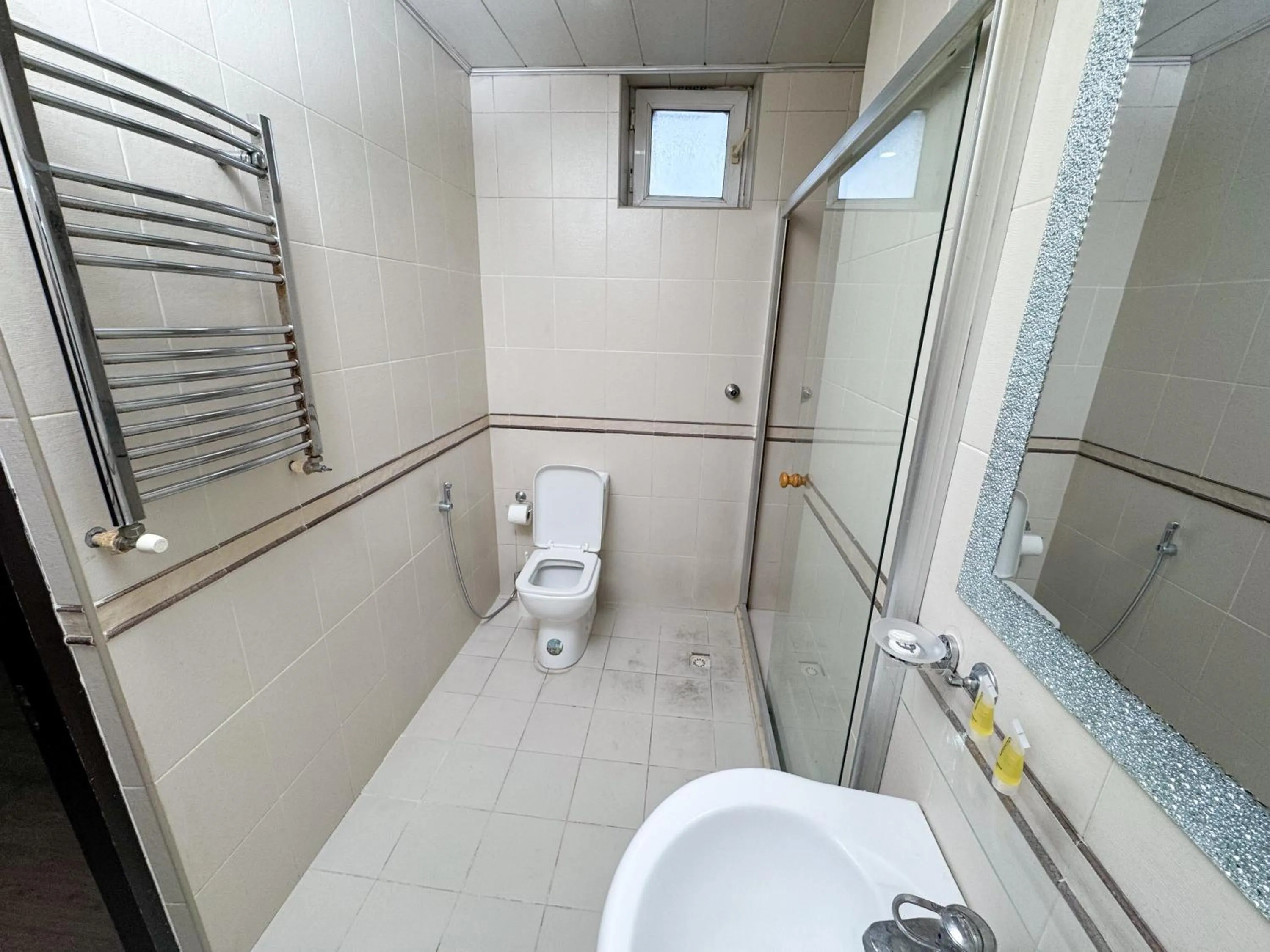 Shower in Consul Hotel