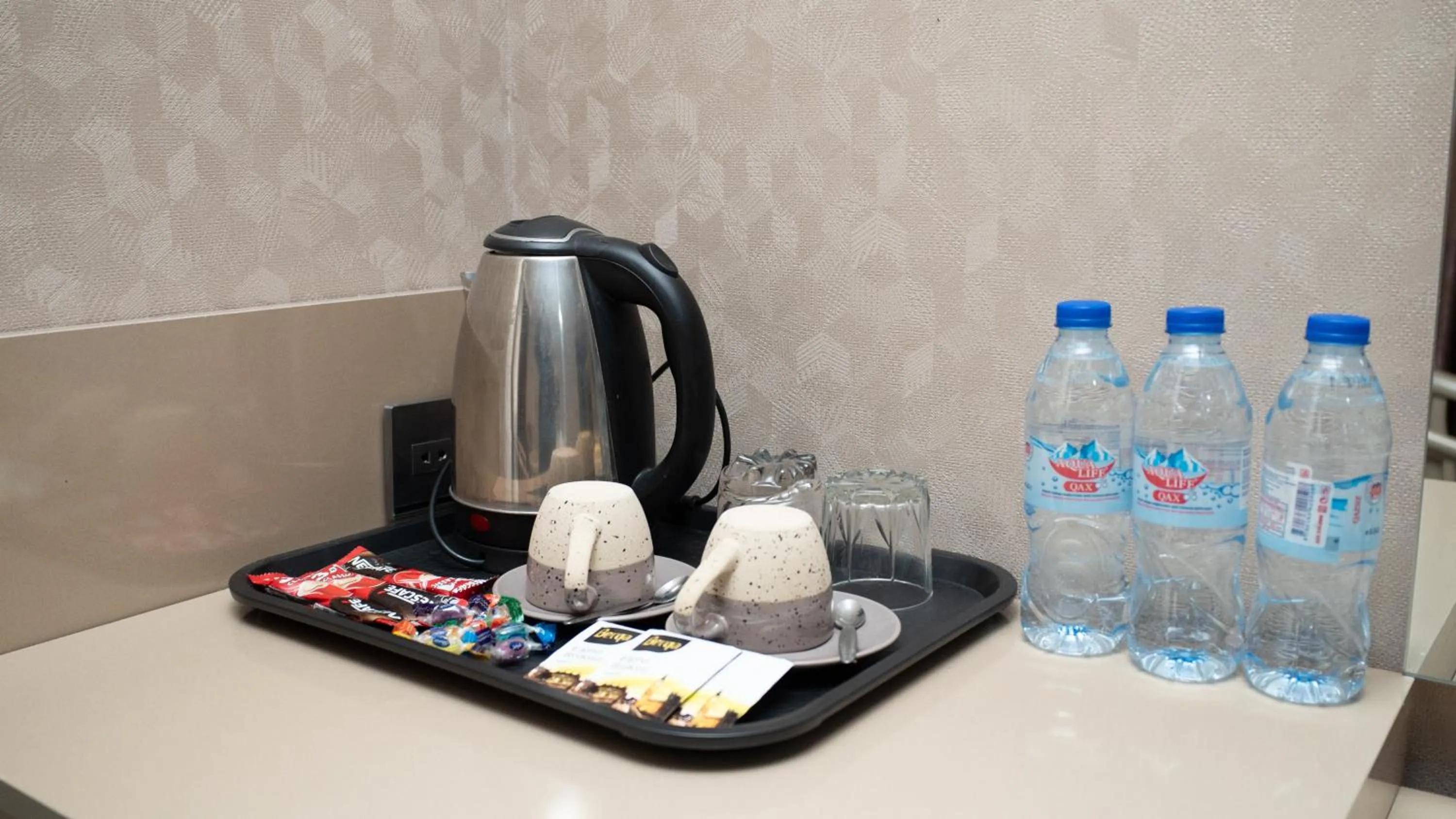 Coffee/tea facilities in Consul Hotel