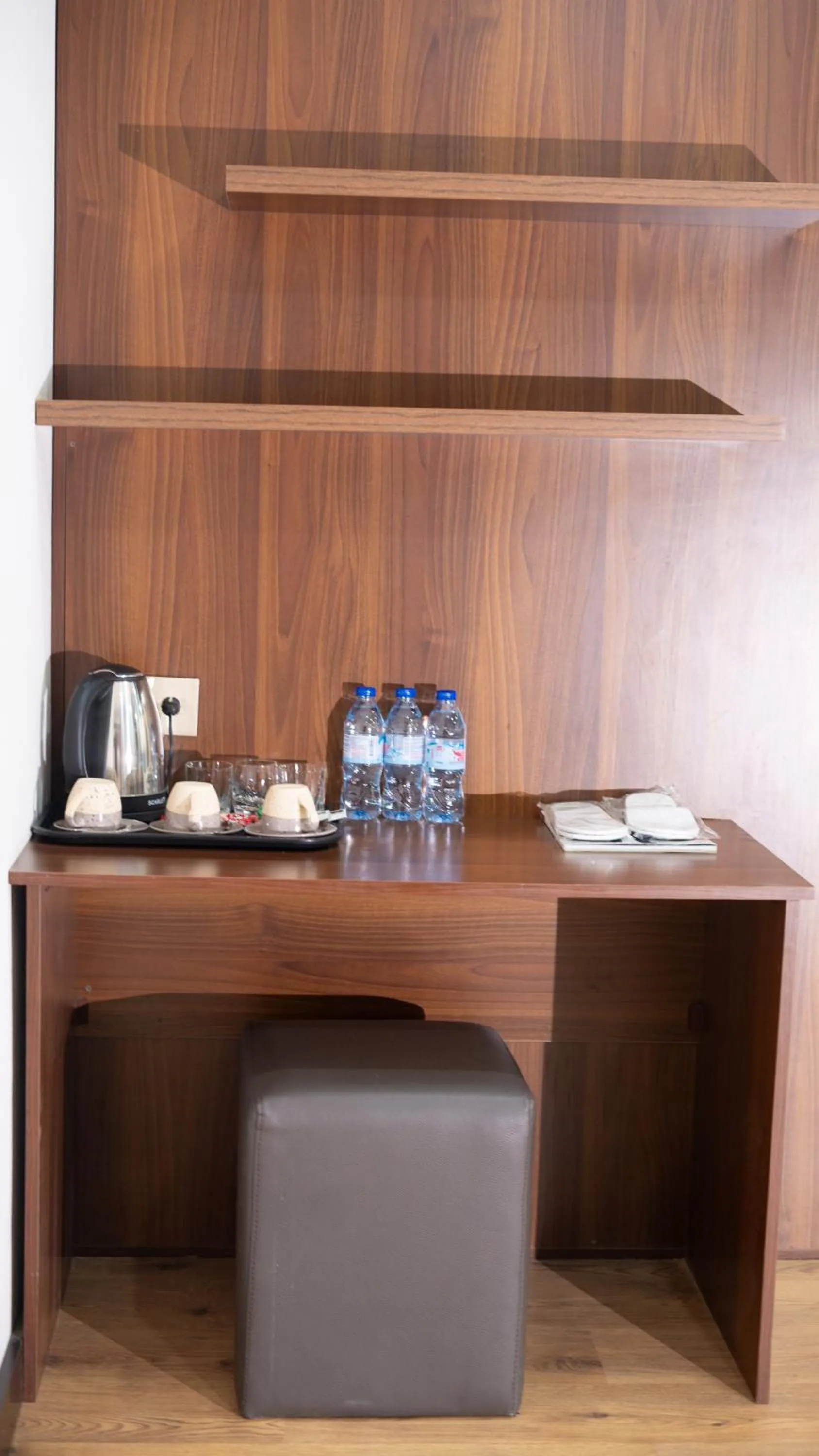 Coffee/tea facilities in Consul Hotel