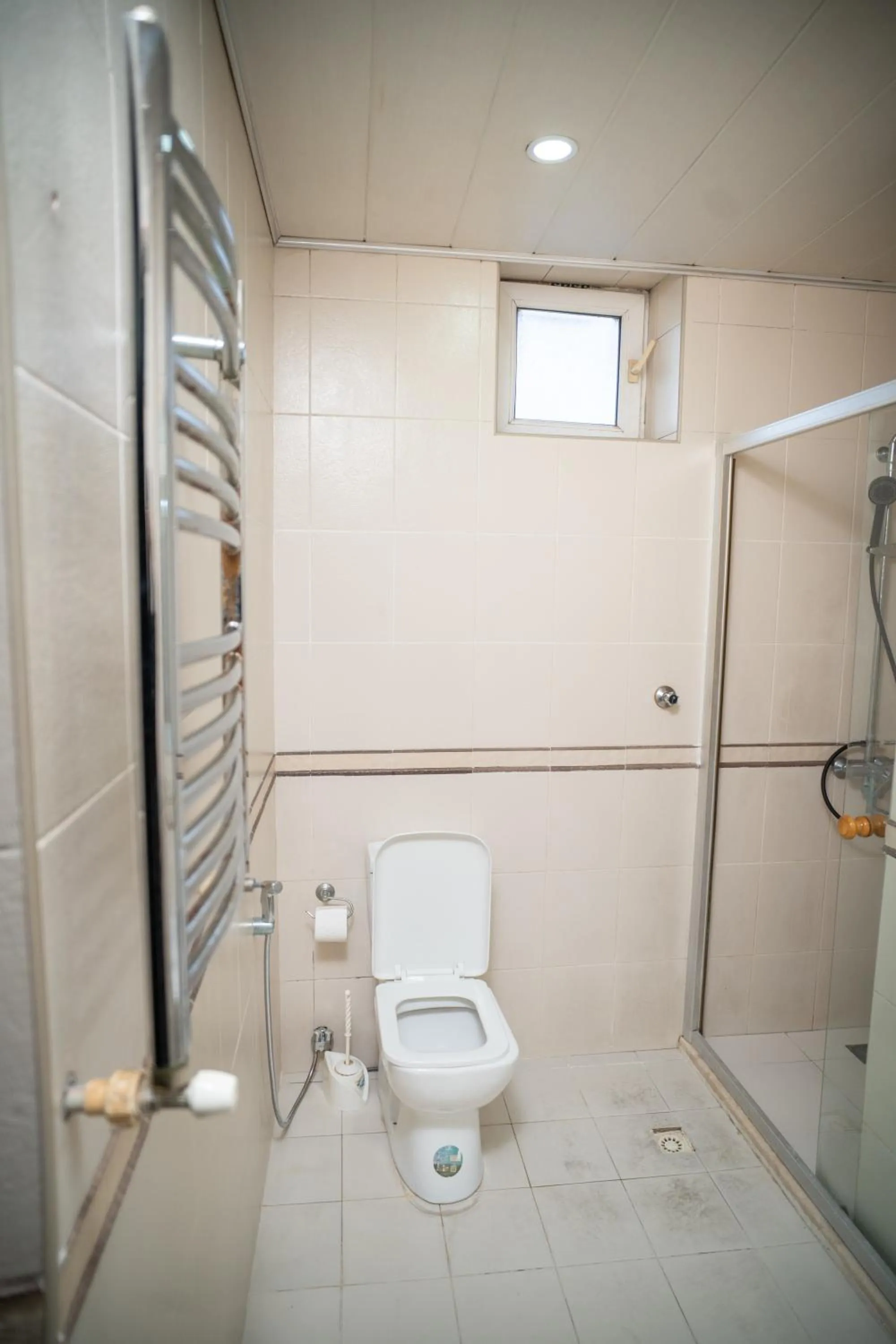 Shower in Consul Hotel