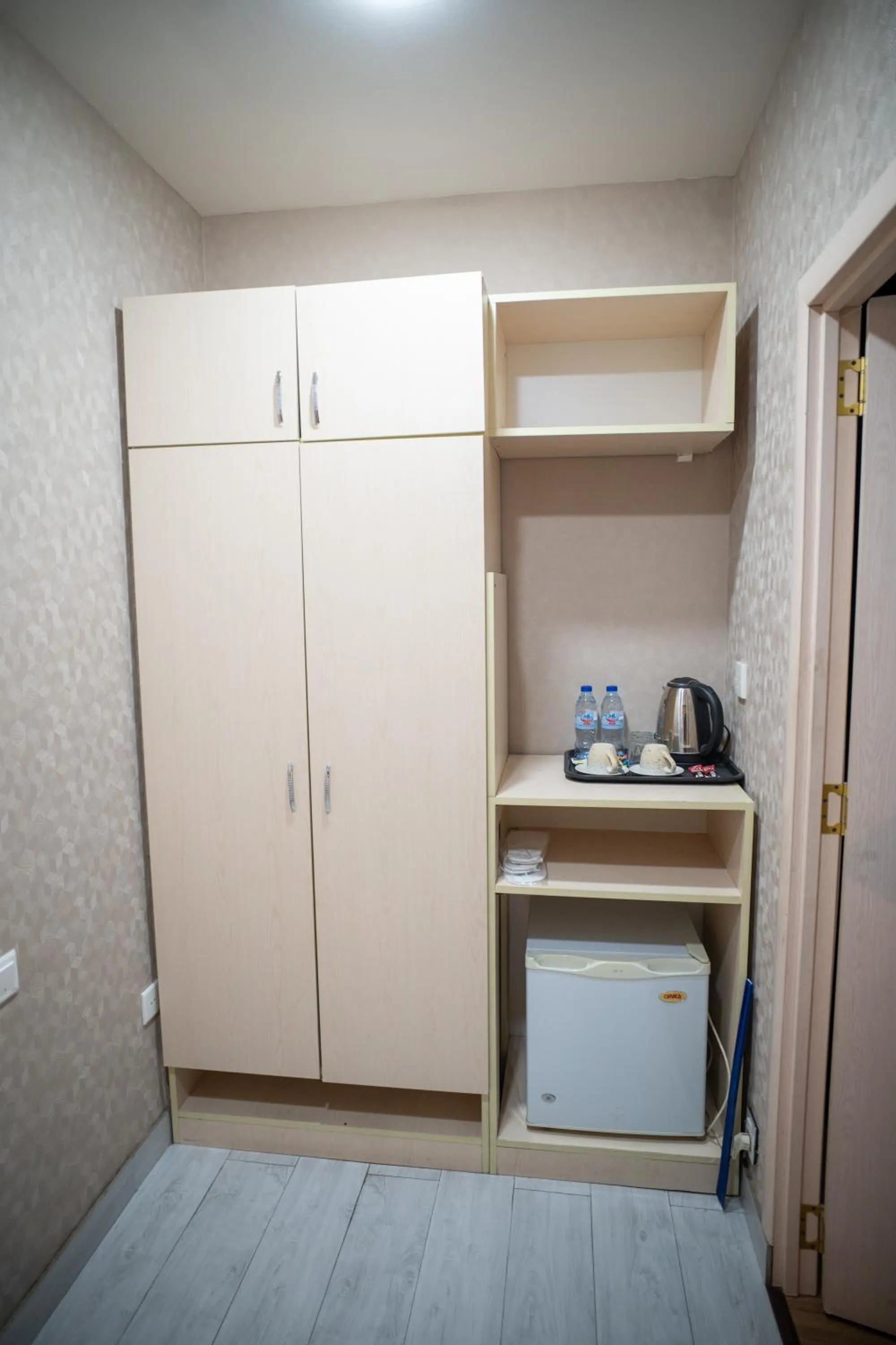 minibar in Consul Hotel