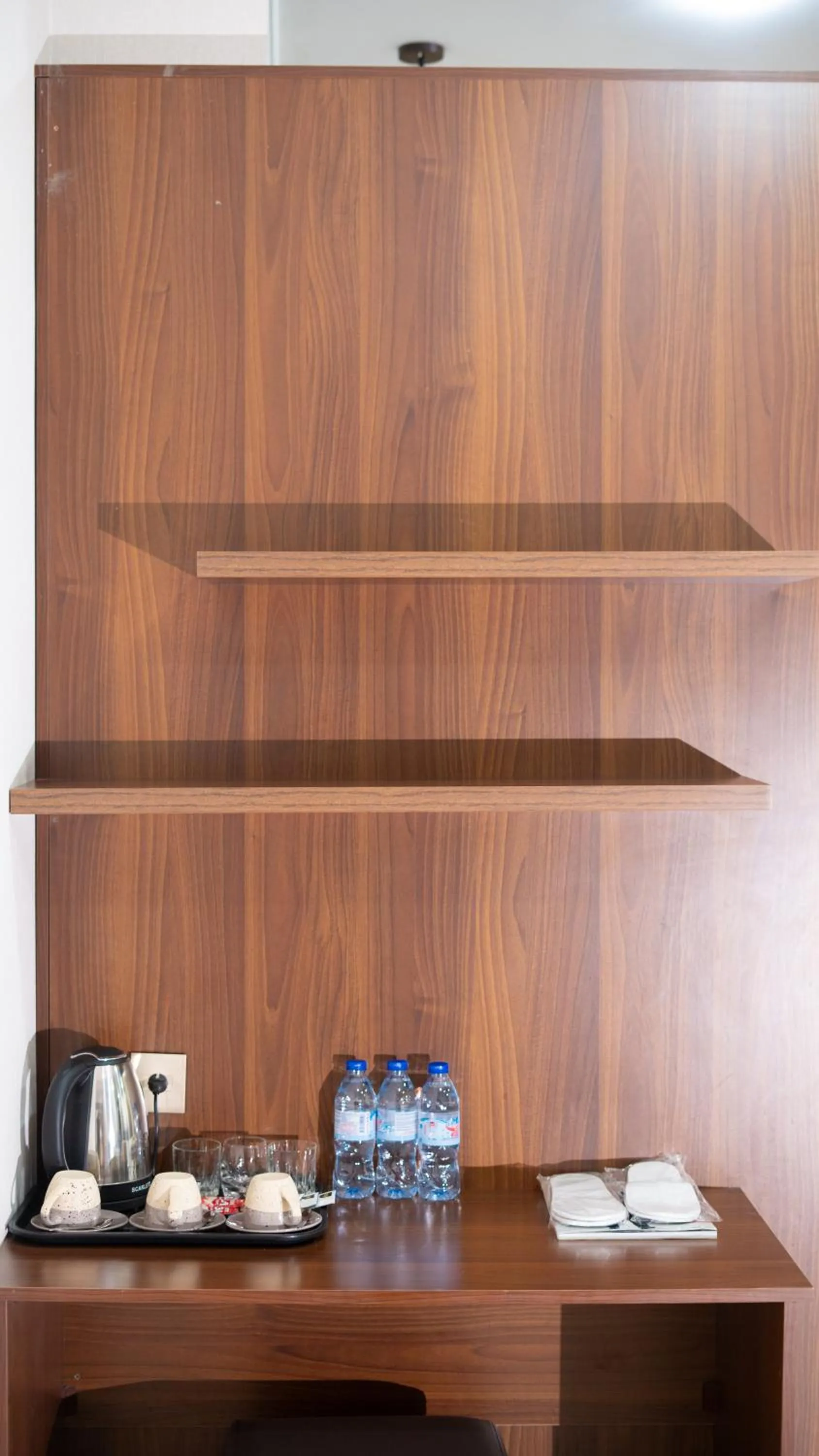 Coffee/tea facilities in Consul Hotel