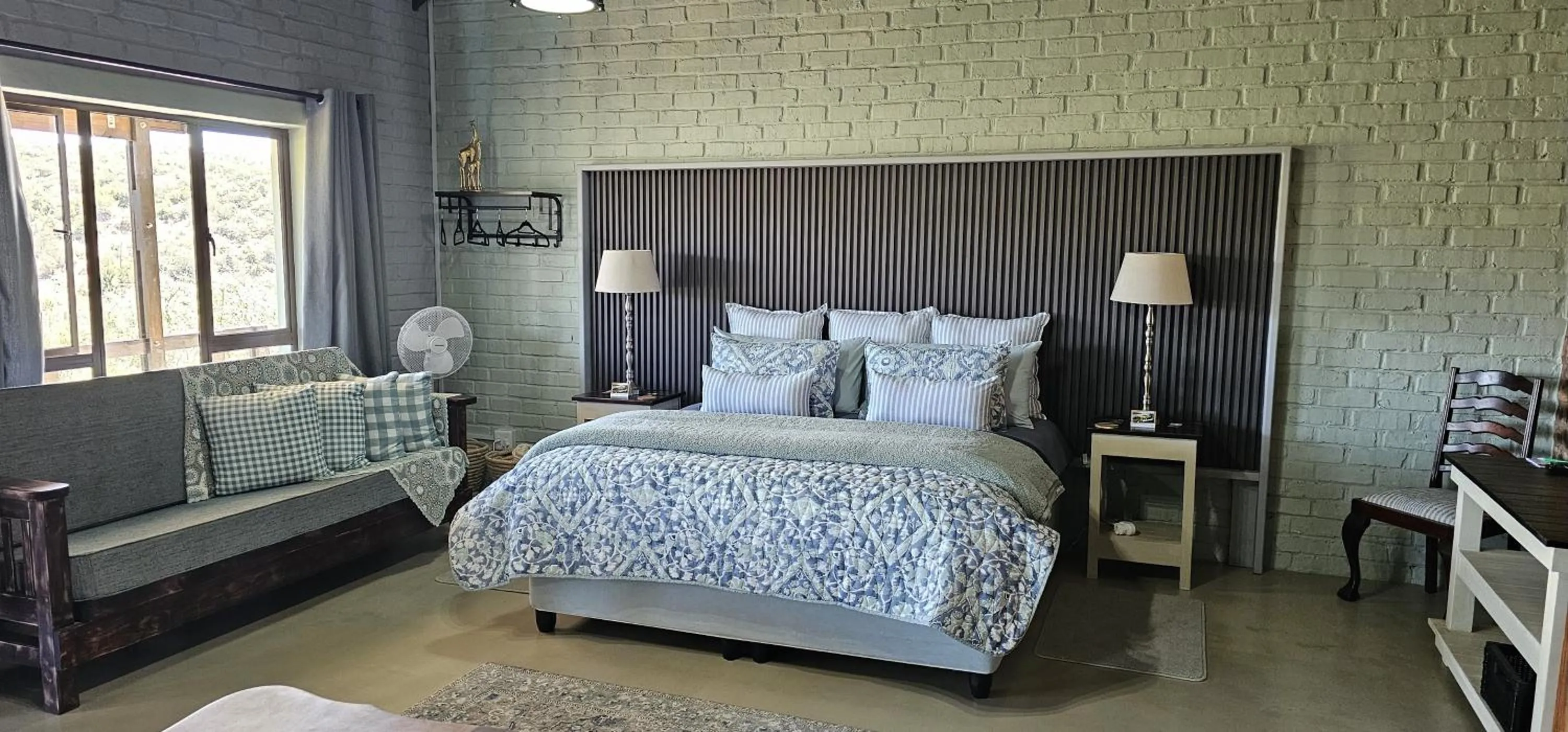 Bedroom, Bed in Valley Bushveld Country Lodge