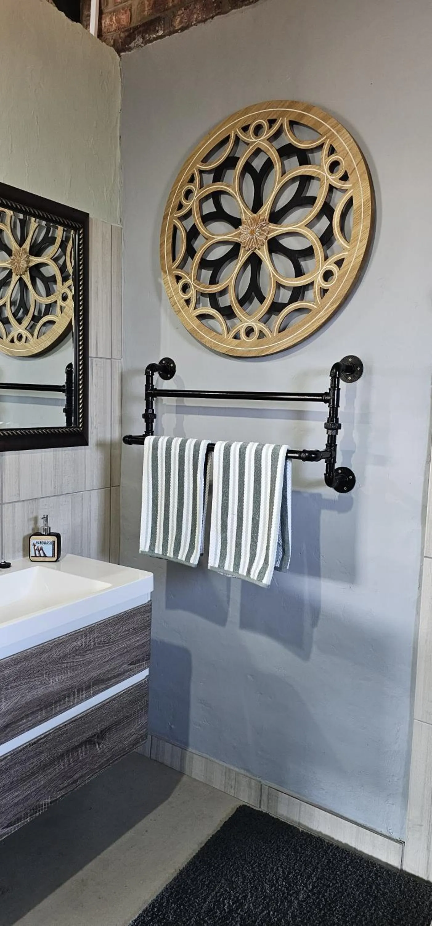 Bathroom, Bed in Valley Bushveld Country Lodge