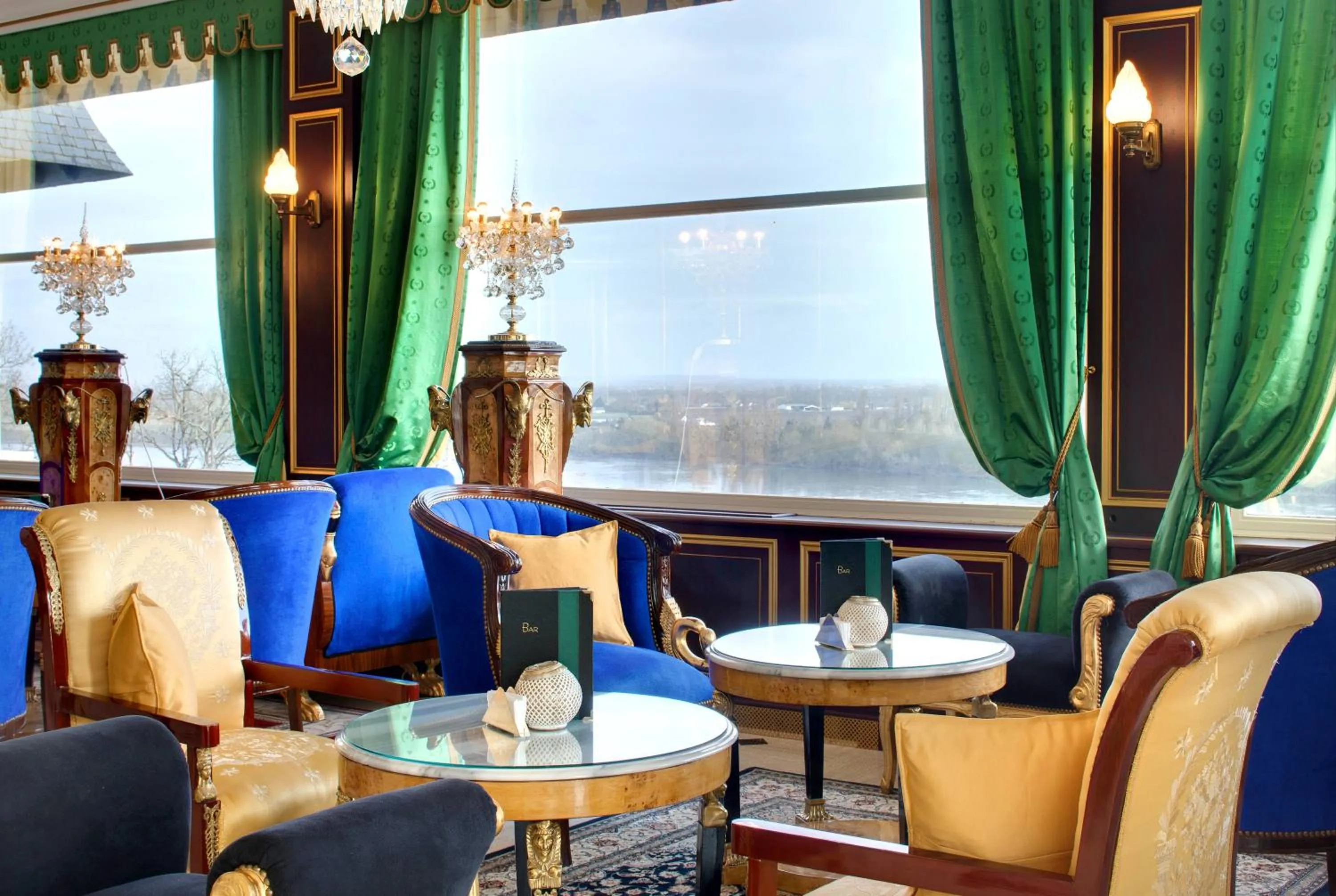 Living room in Chateau Le Prieuré Saumur - La Maison Younan