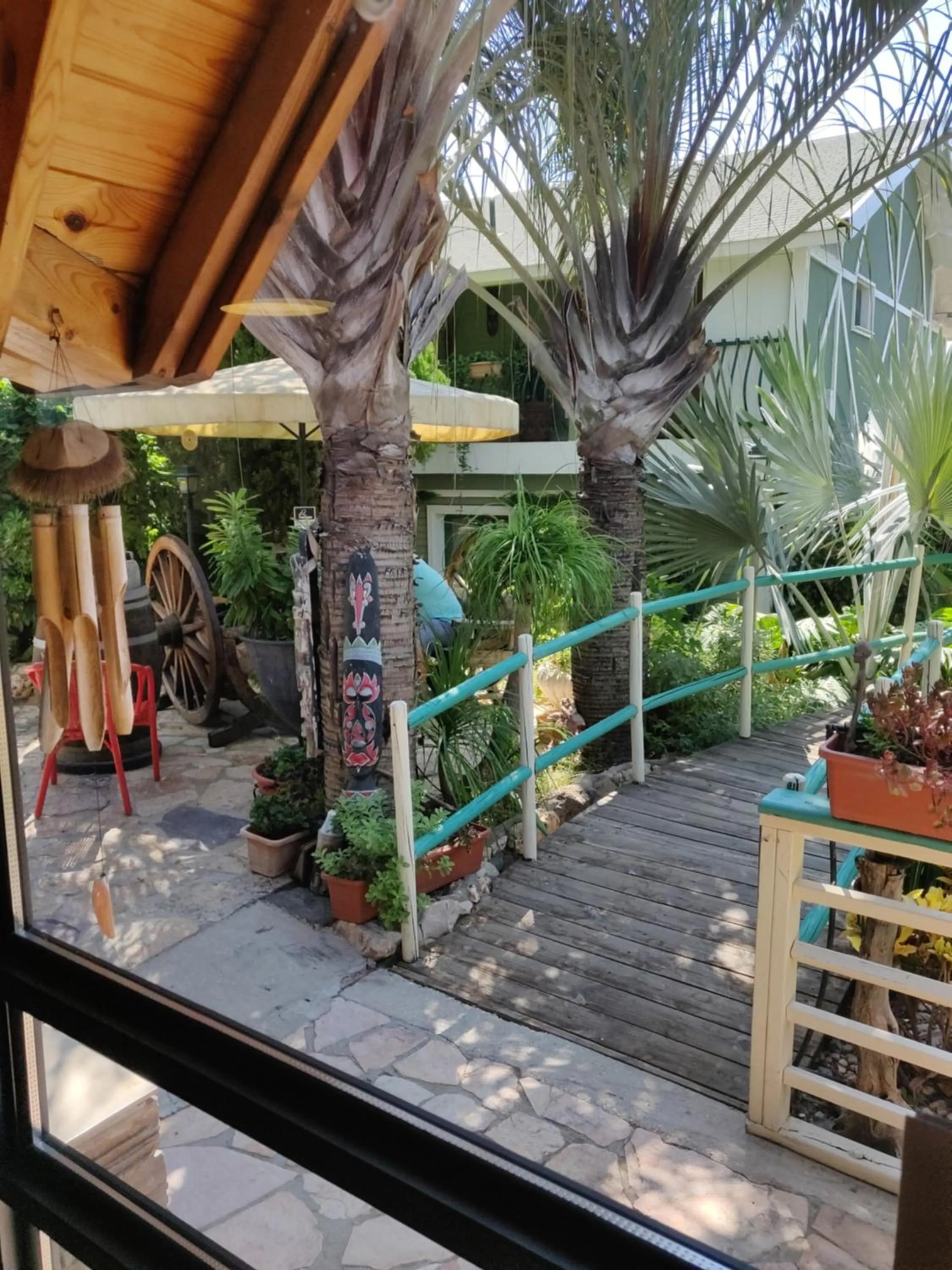 Restaurant/places to eat in Out of Africa Resort