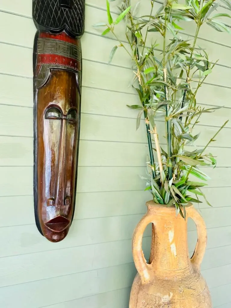 Decorative detail in Out of Africa Resort