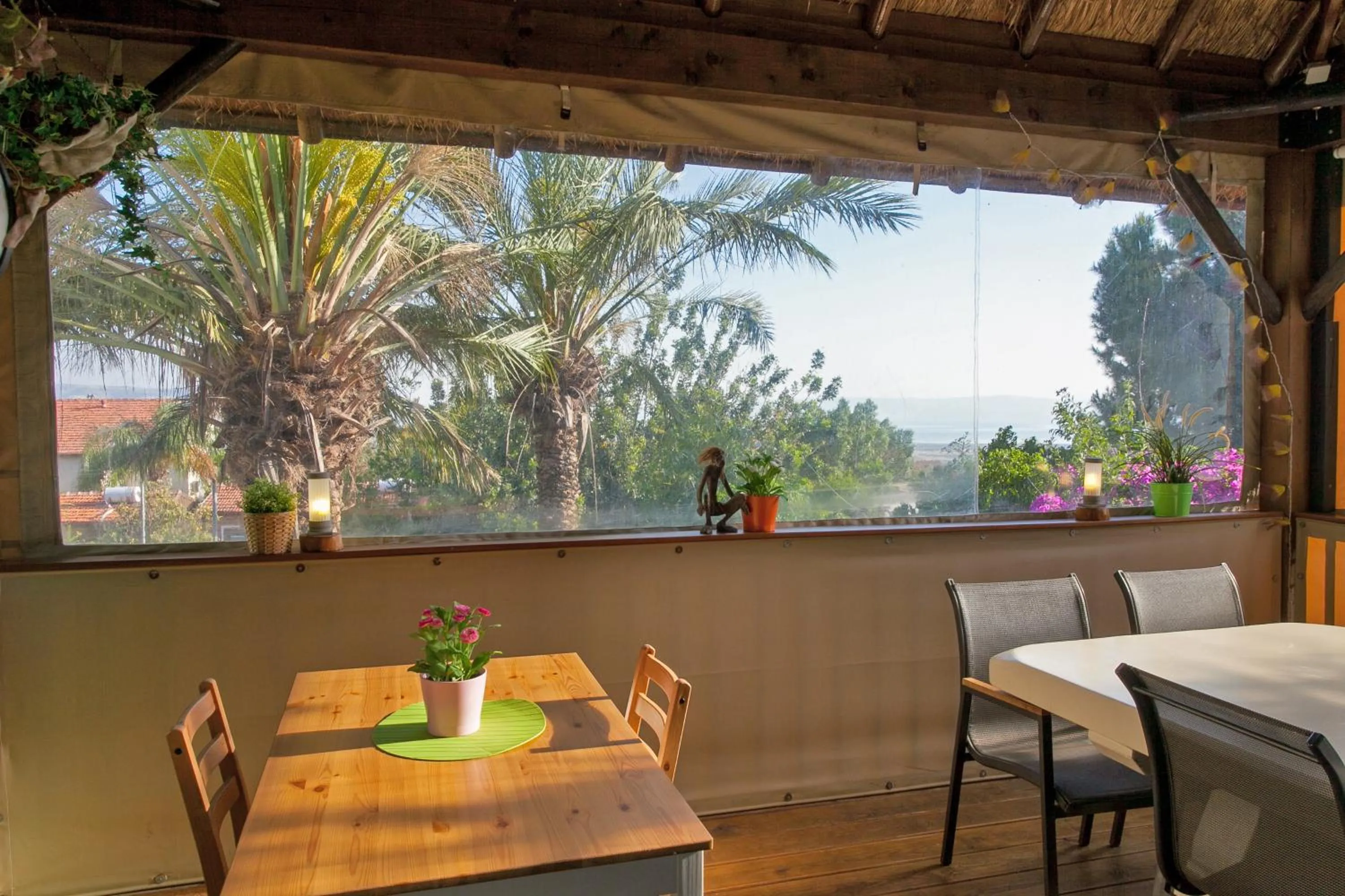 Communal lounge/ TV room in Out of Africa Resort