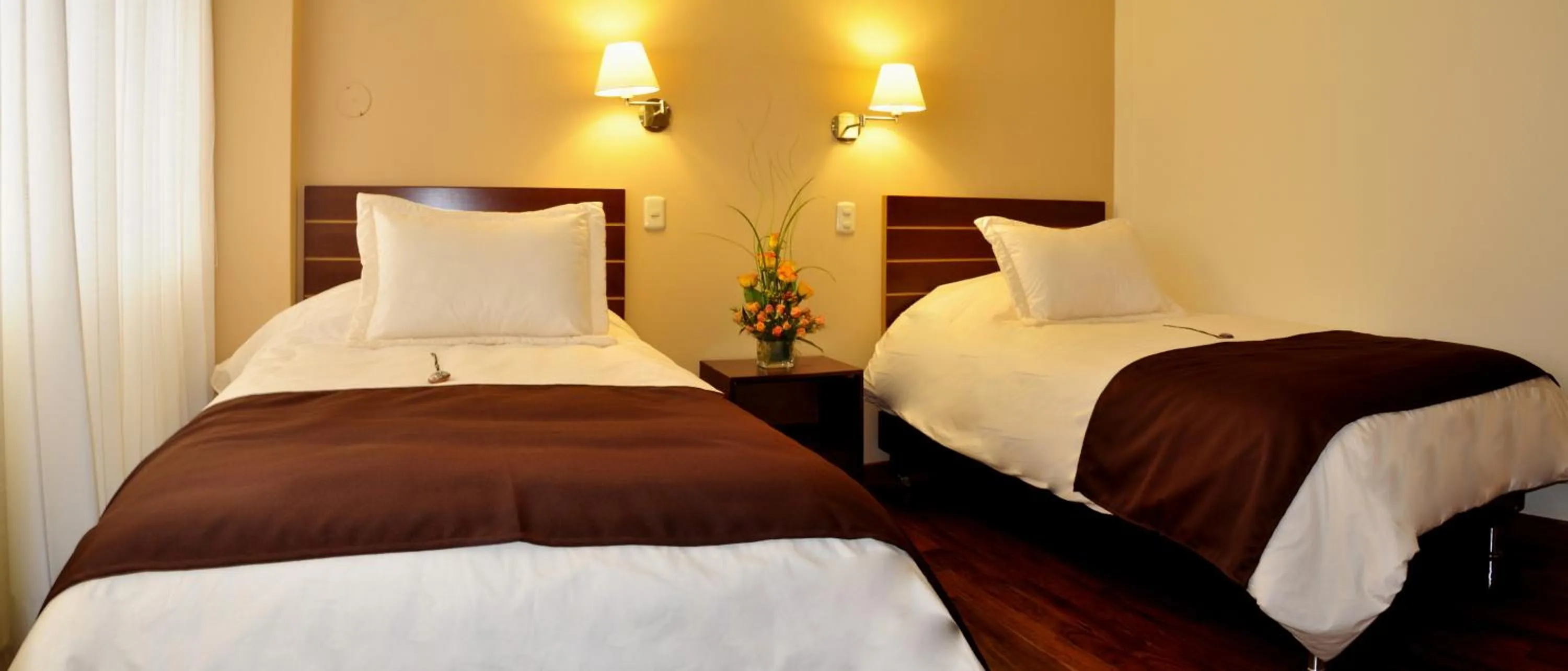 Property building, Bed in Kapac Inn Hotel