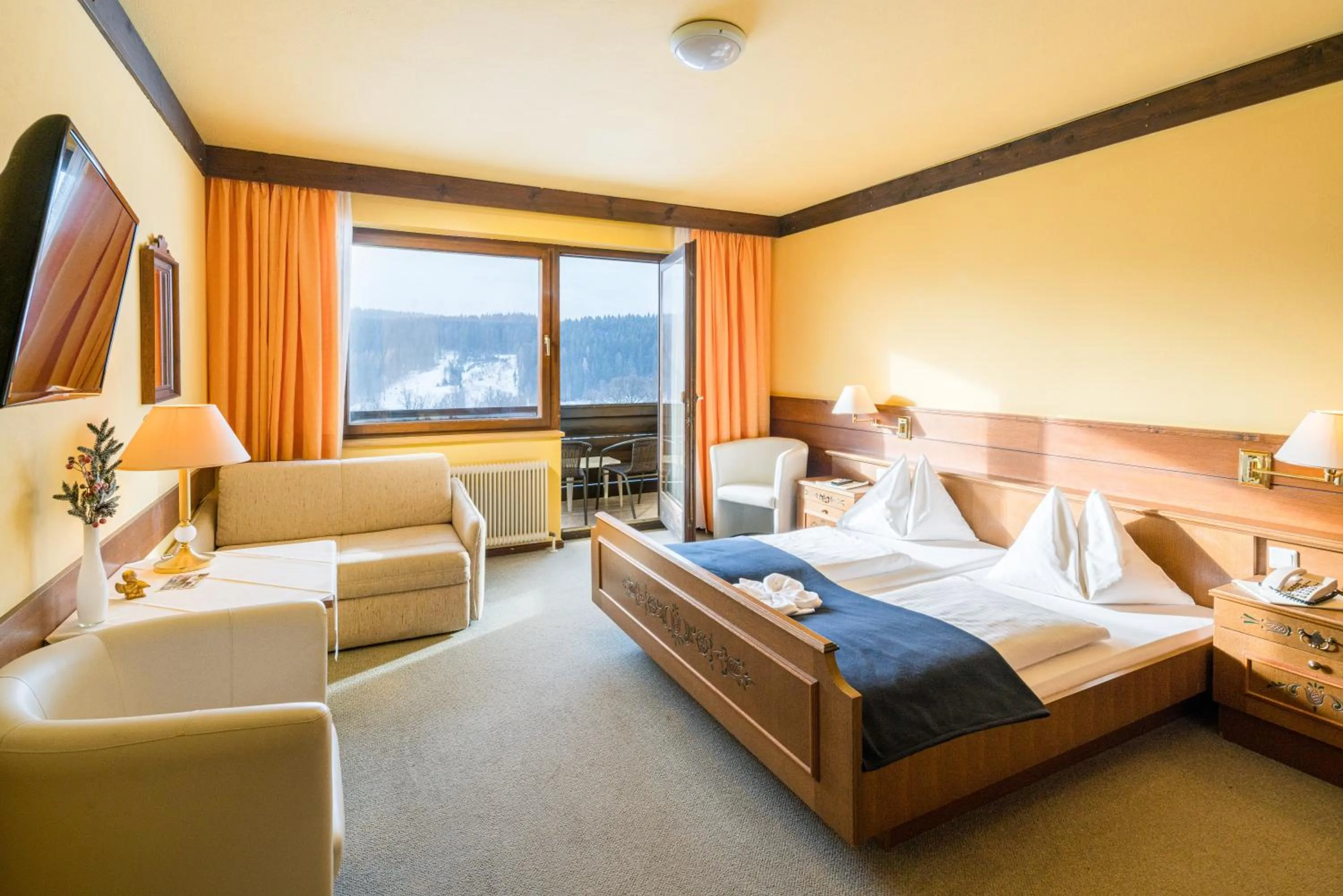 Photo of the whole room, Bed in Ferienhotel Knollhof