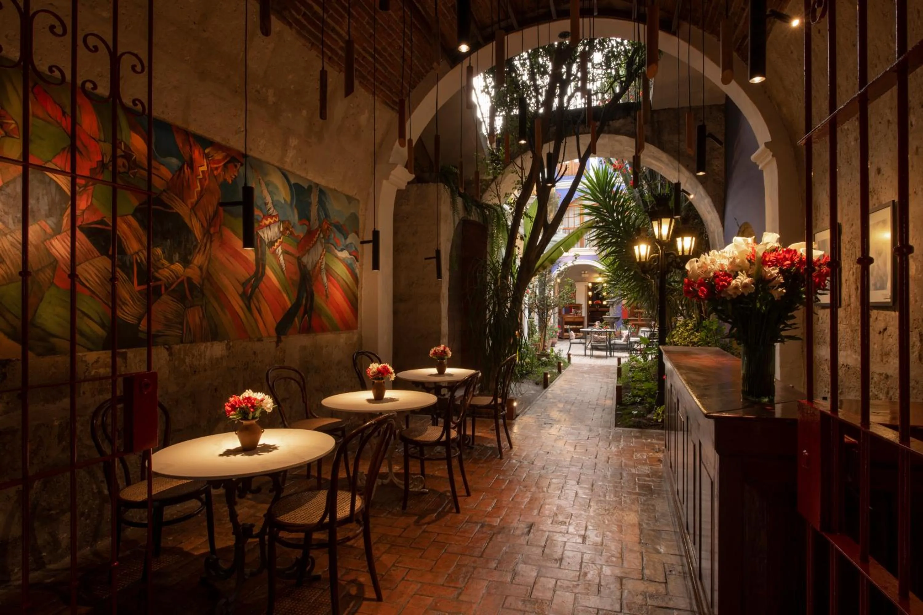 Restaurant/places to eat in La Hostería Boutique Hotel