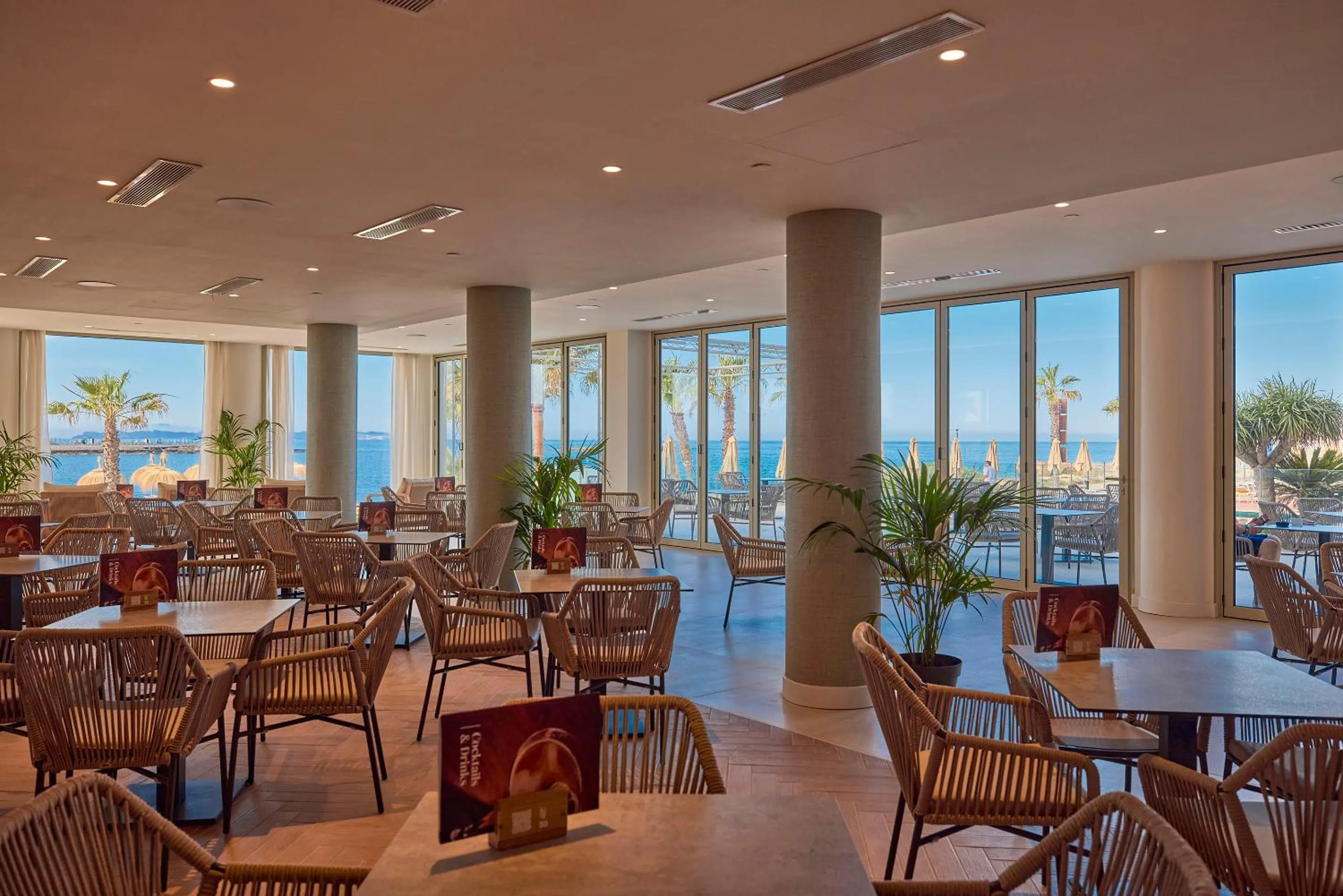 Lounge or bar in Universal Hotel Romantica