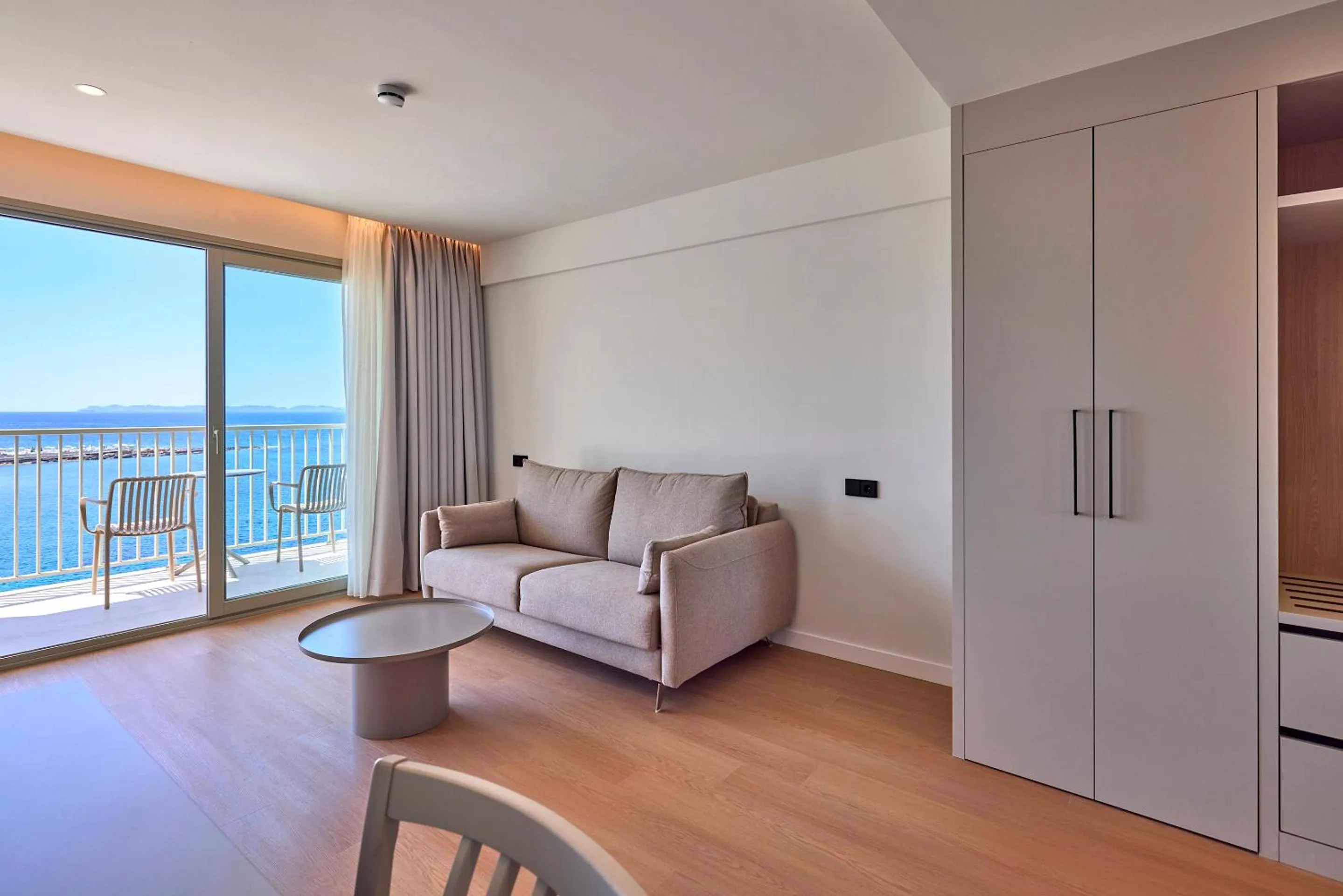 Living room in Universal Hotel Romantica