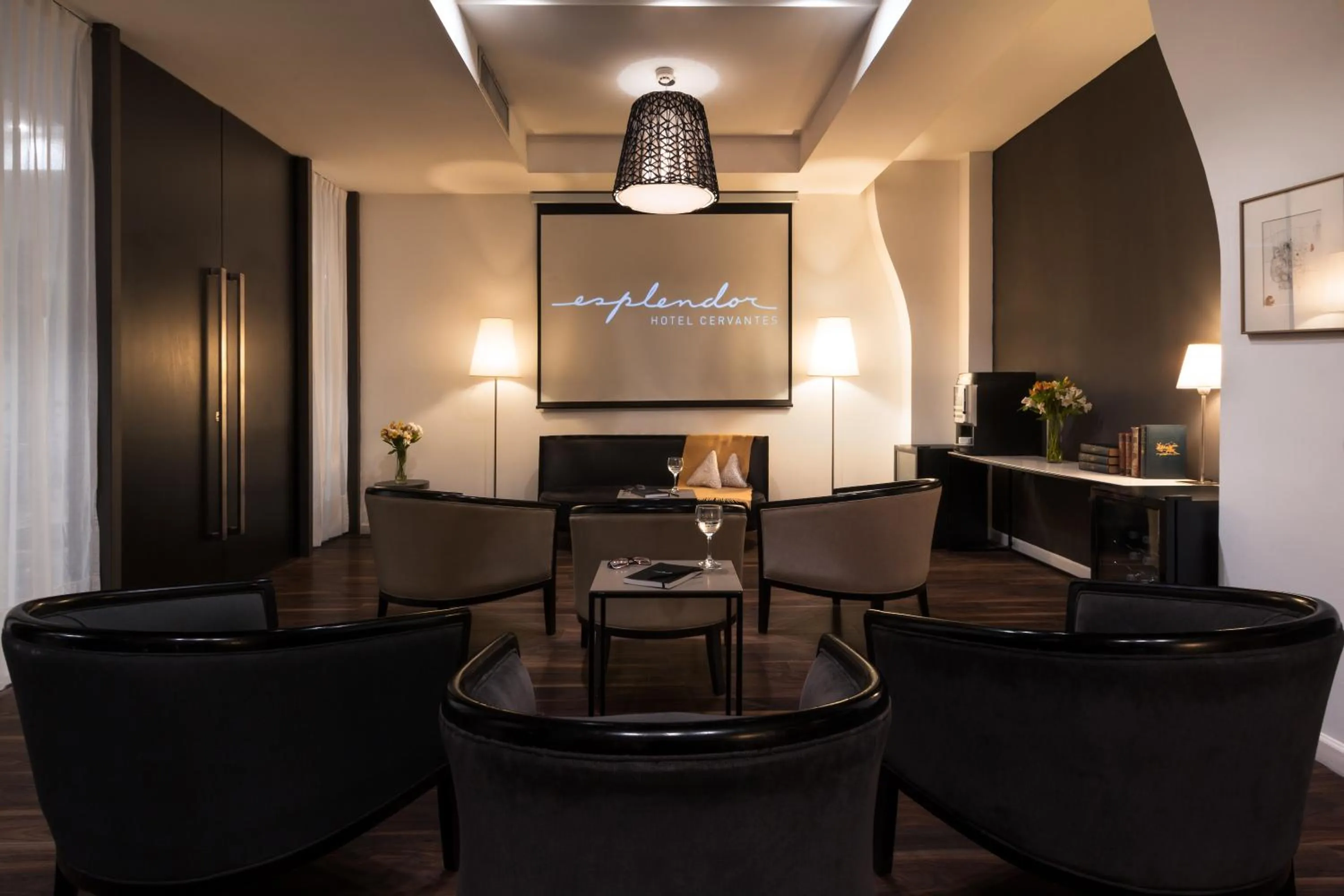 Meeting/conference room in Esplendor by Wyndham Montevideo Cervantes