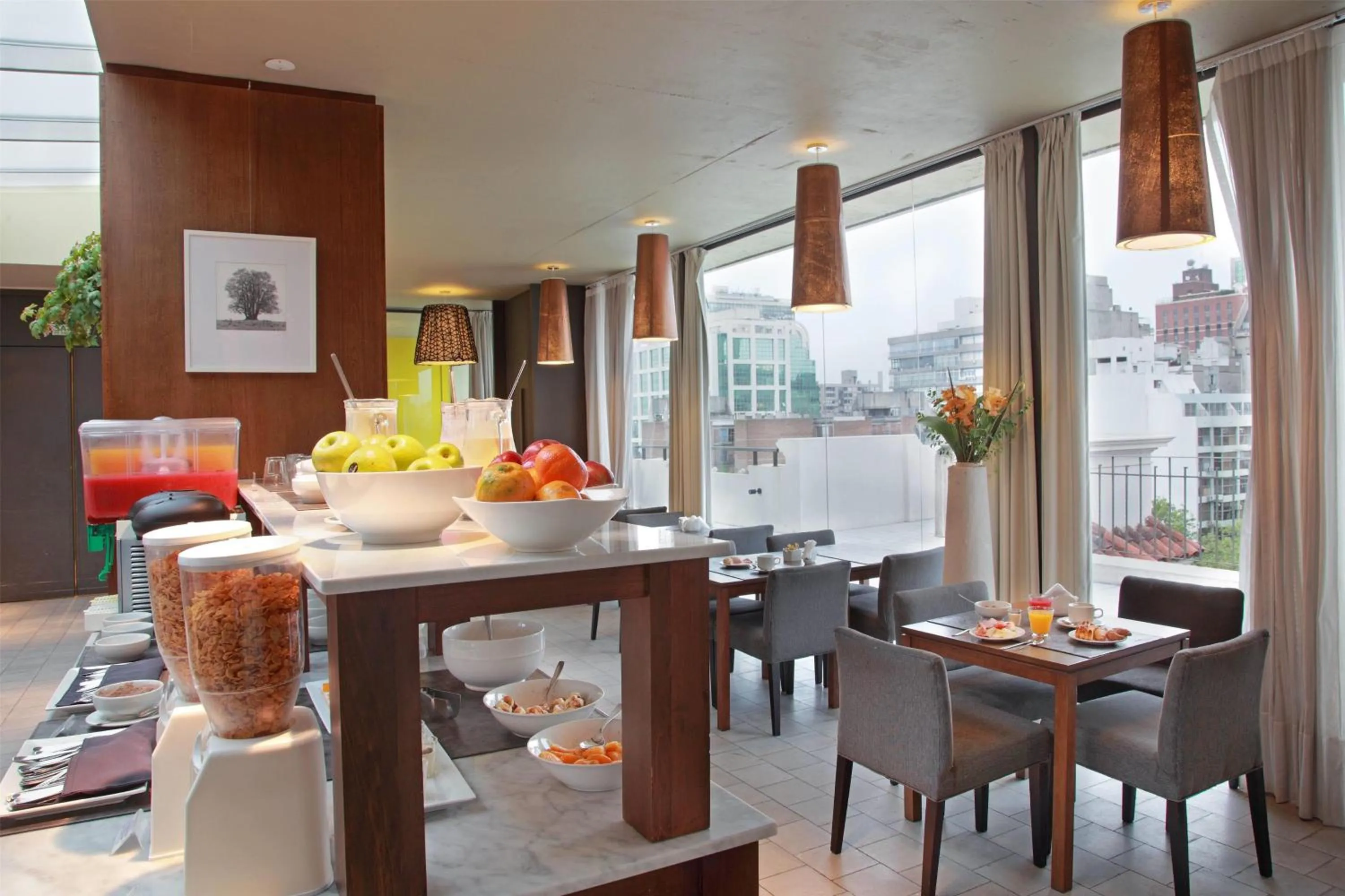 Restaurant/places to eat in Esplendor by Wyndham Montevideo Cervantes