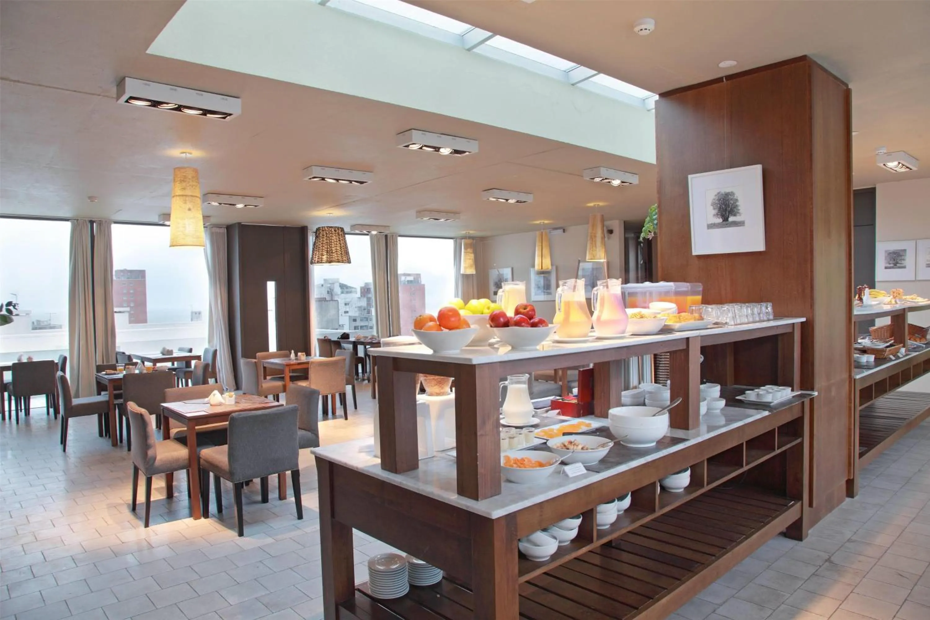 Restaurant/places to eat in Esplendor by Wyndham Montevideo Cervantes