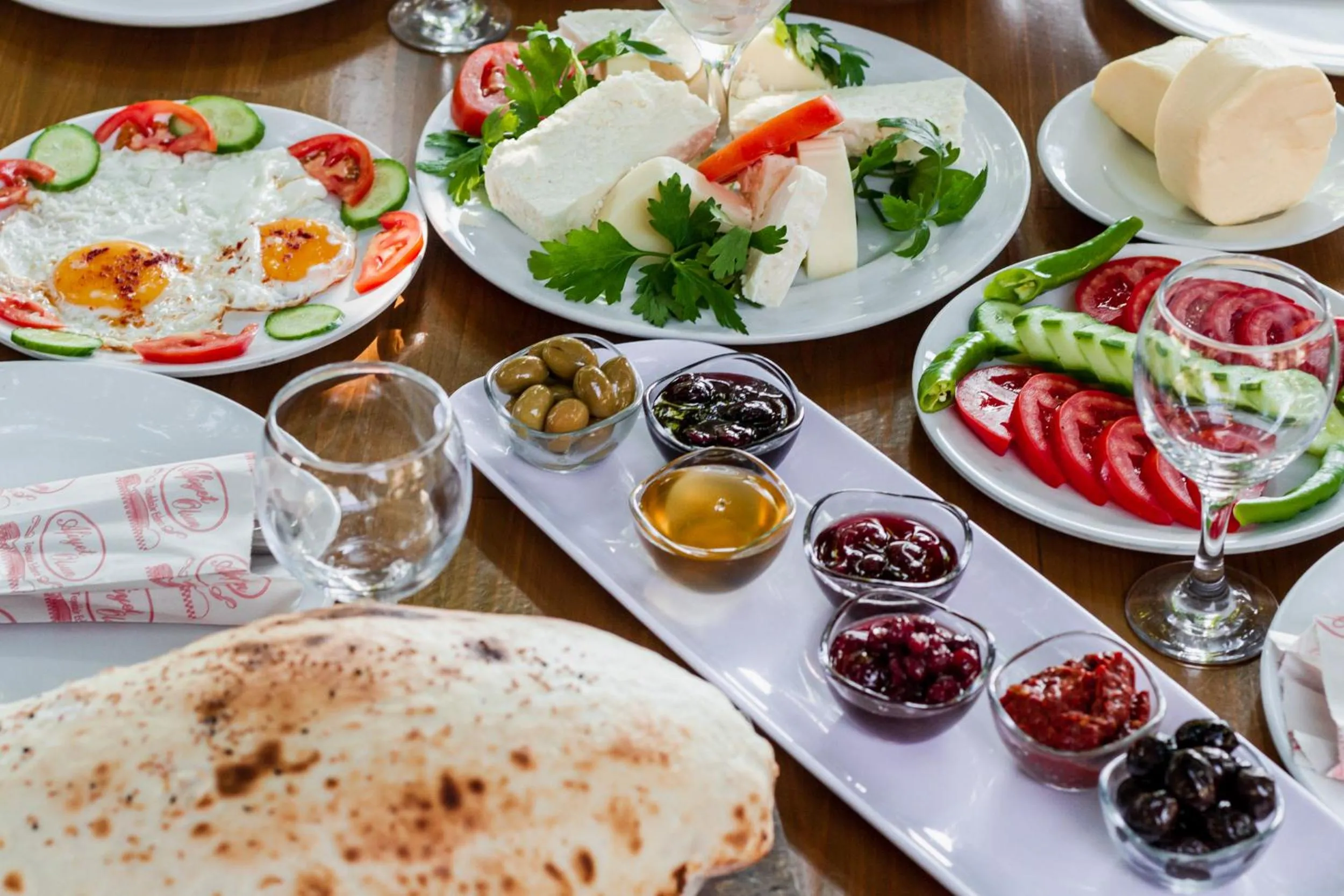Breakfast in Village Garden Pansiyon