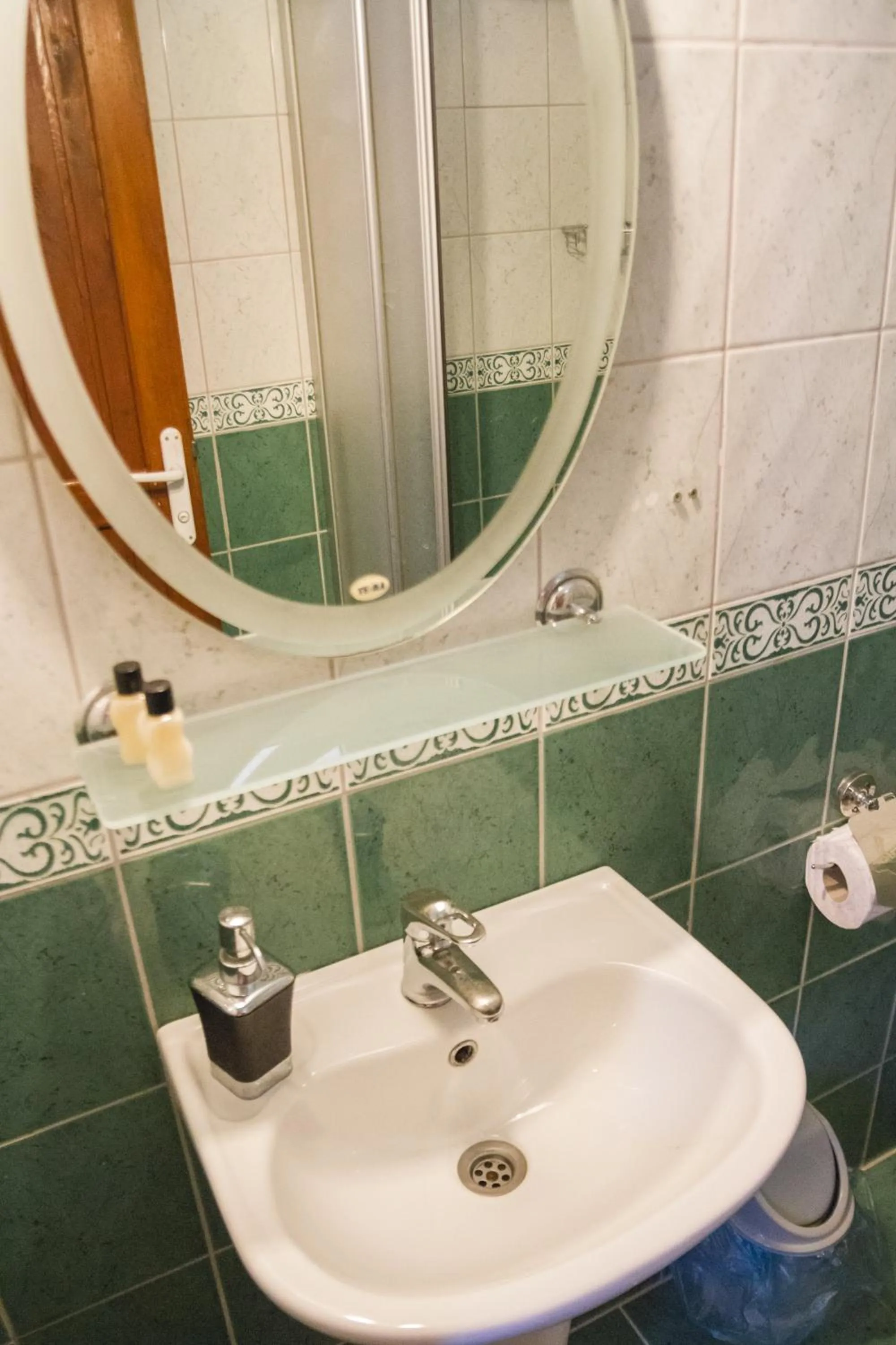 Shower in Village Garden Pansiyon