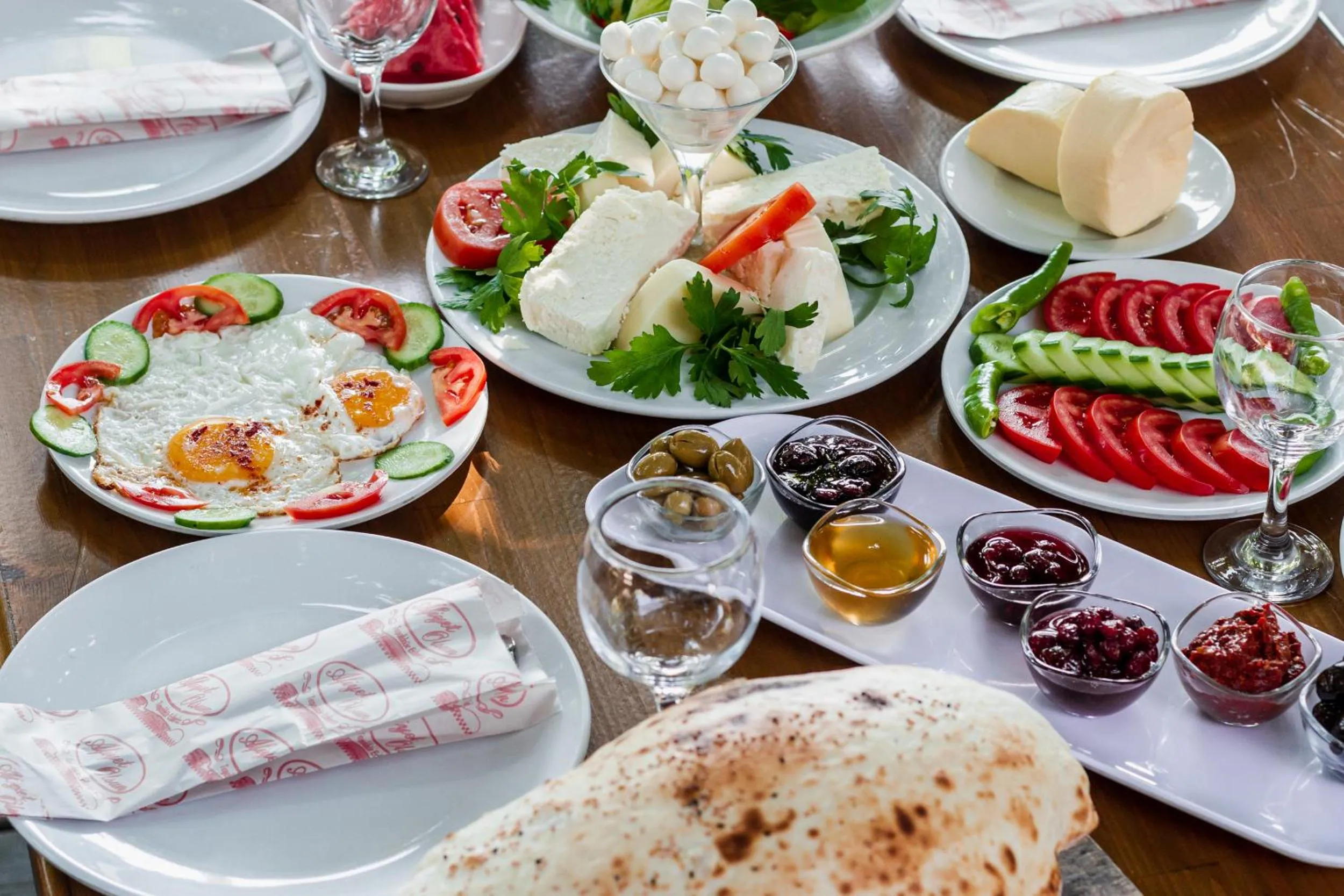Breakfast in Village Garden Pansiyon