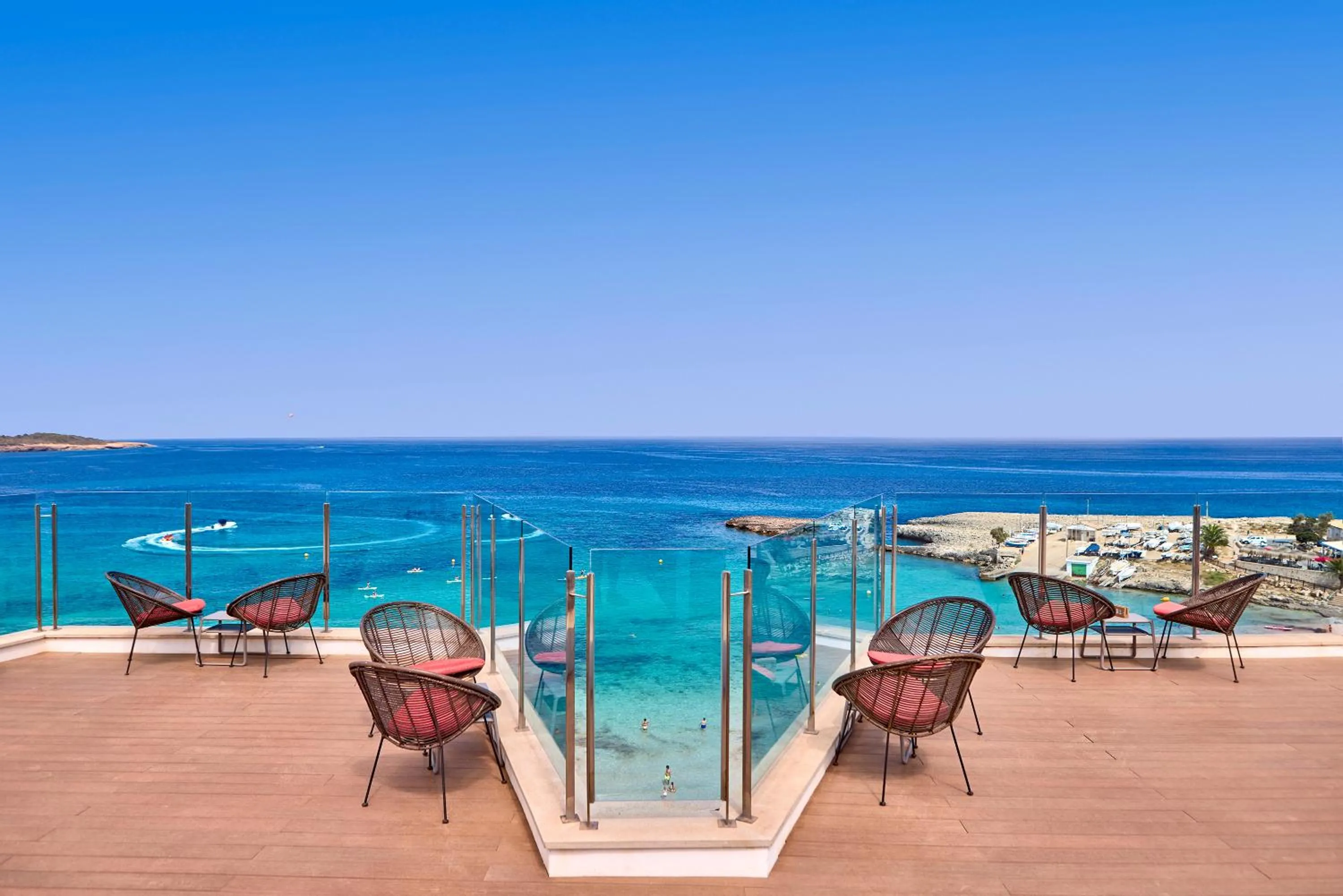 Balcony/Terrace in Universal Hotel Perla