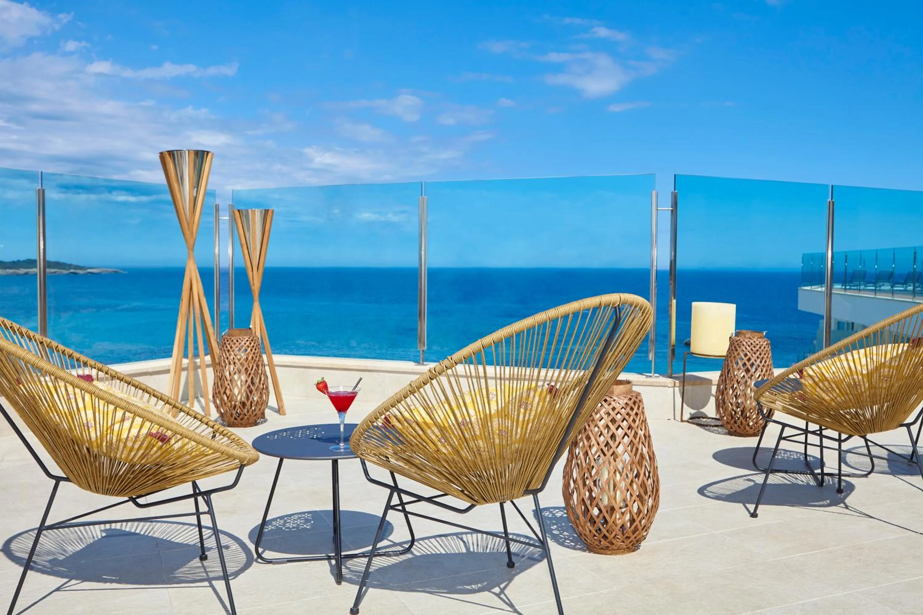 Balcony/Terrace in Universal Hotel Perla