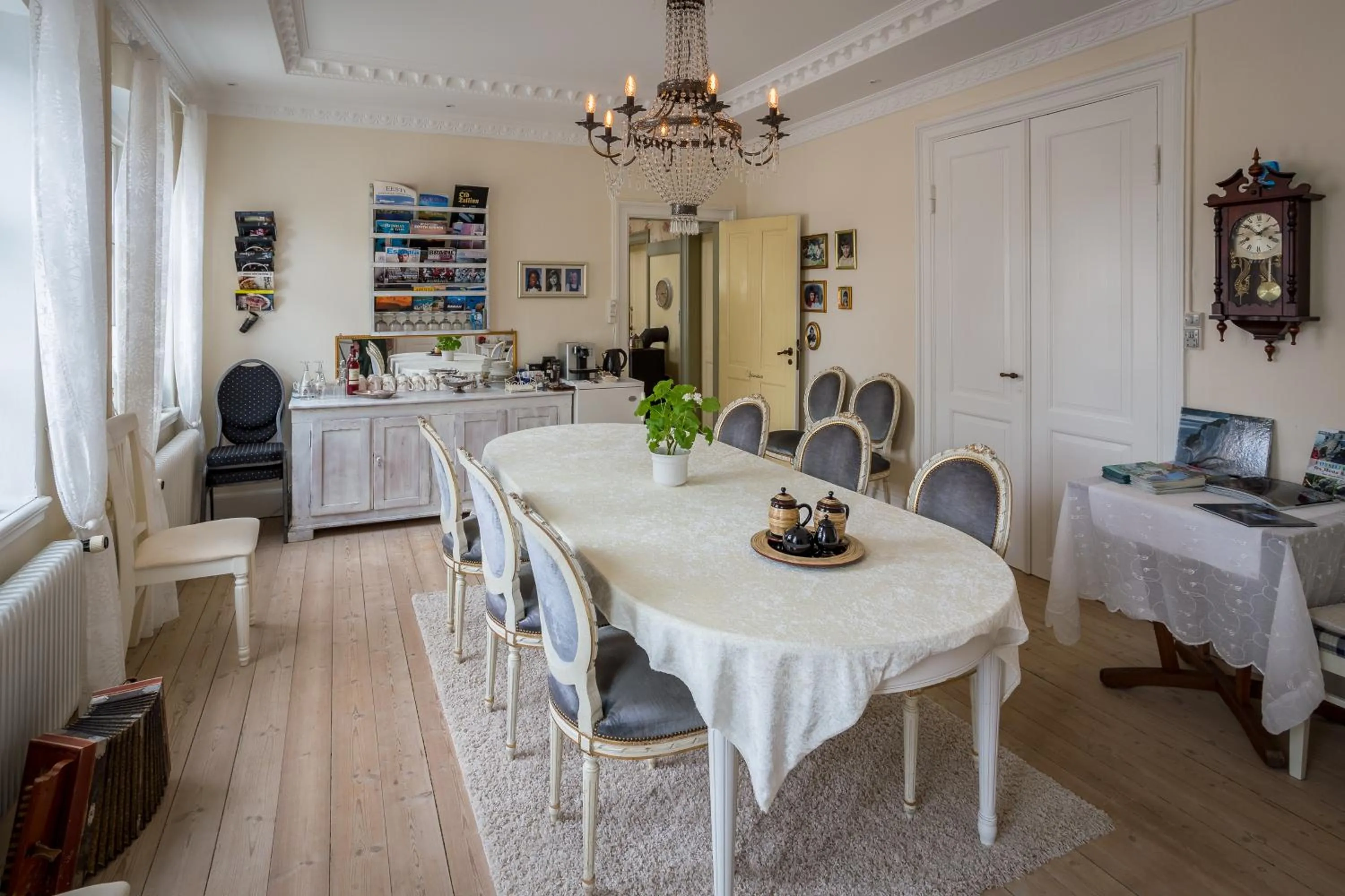 Dining area in Jungshoved Præstegård B&B
