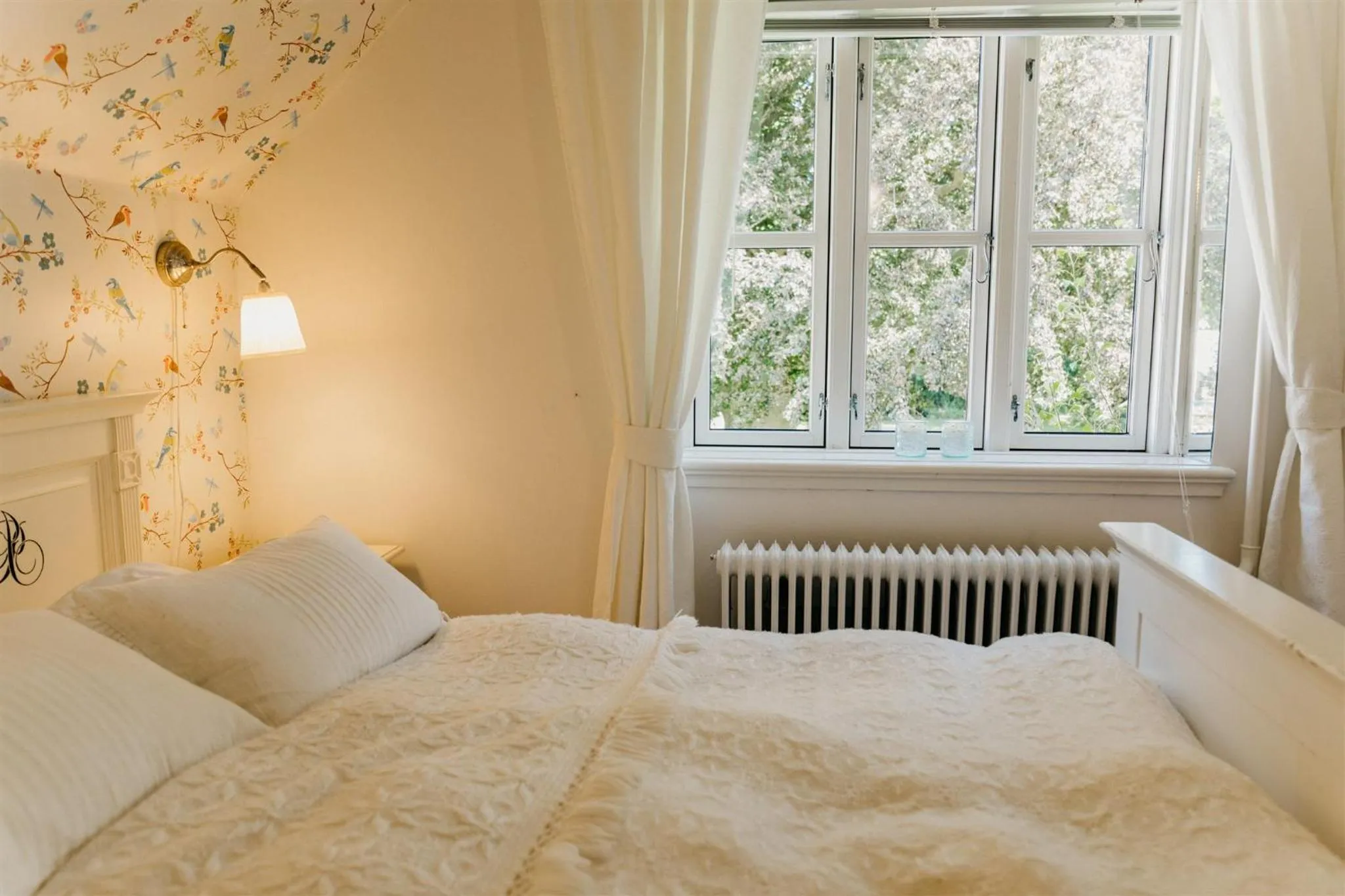 Bed in Jungshoved Præstegård B&B