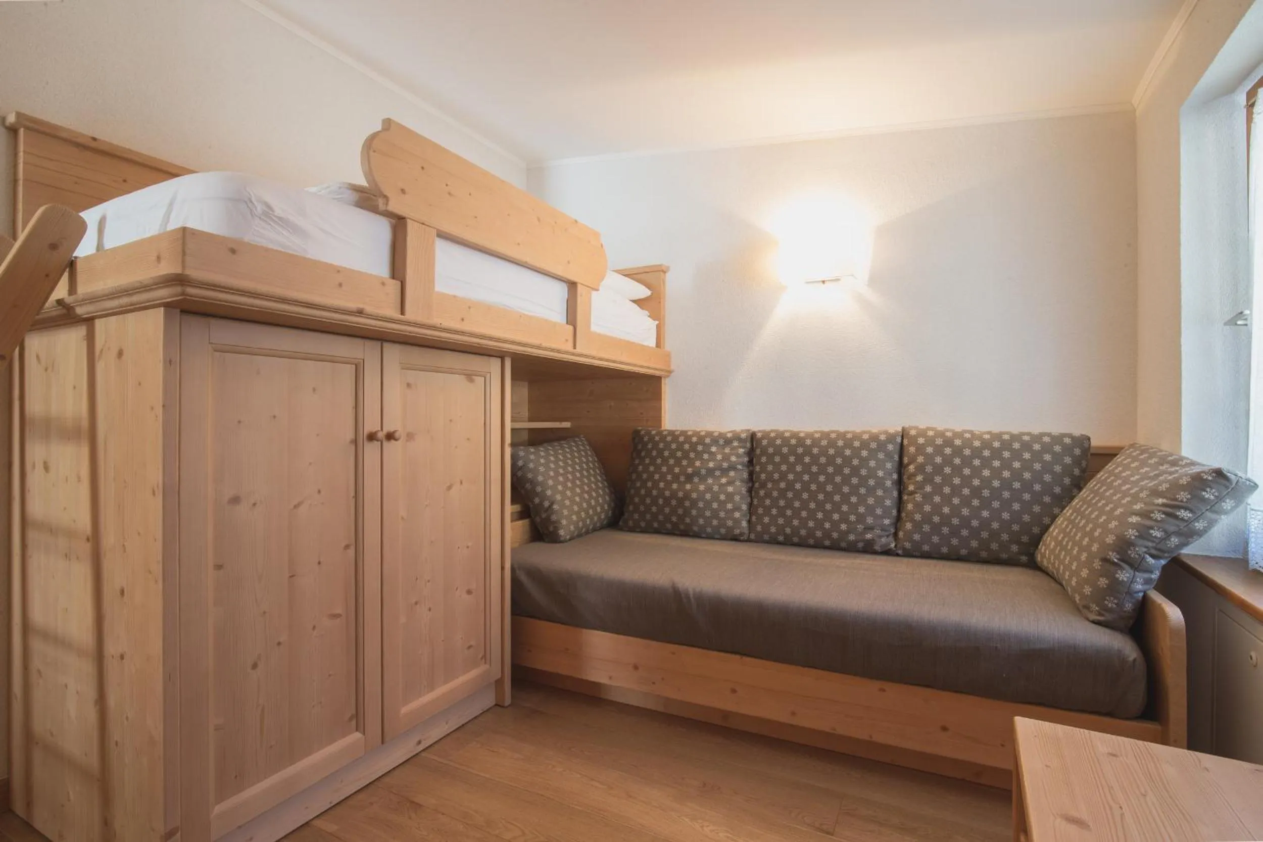 Living room, Bed in Hotel Centrale