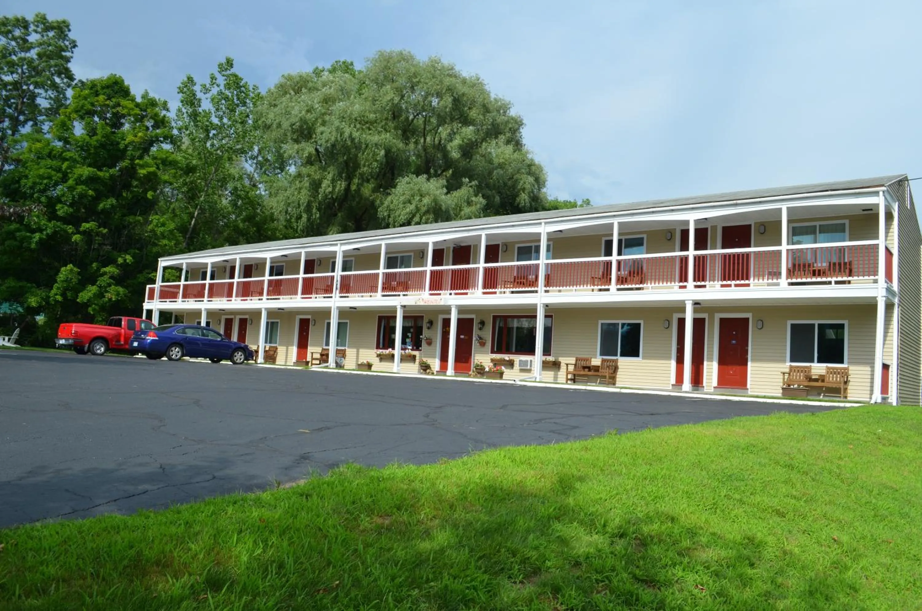 Facade/entrance in Cozy Corner Motel