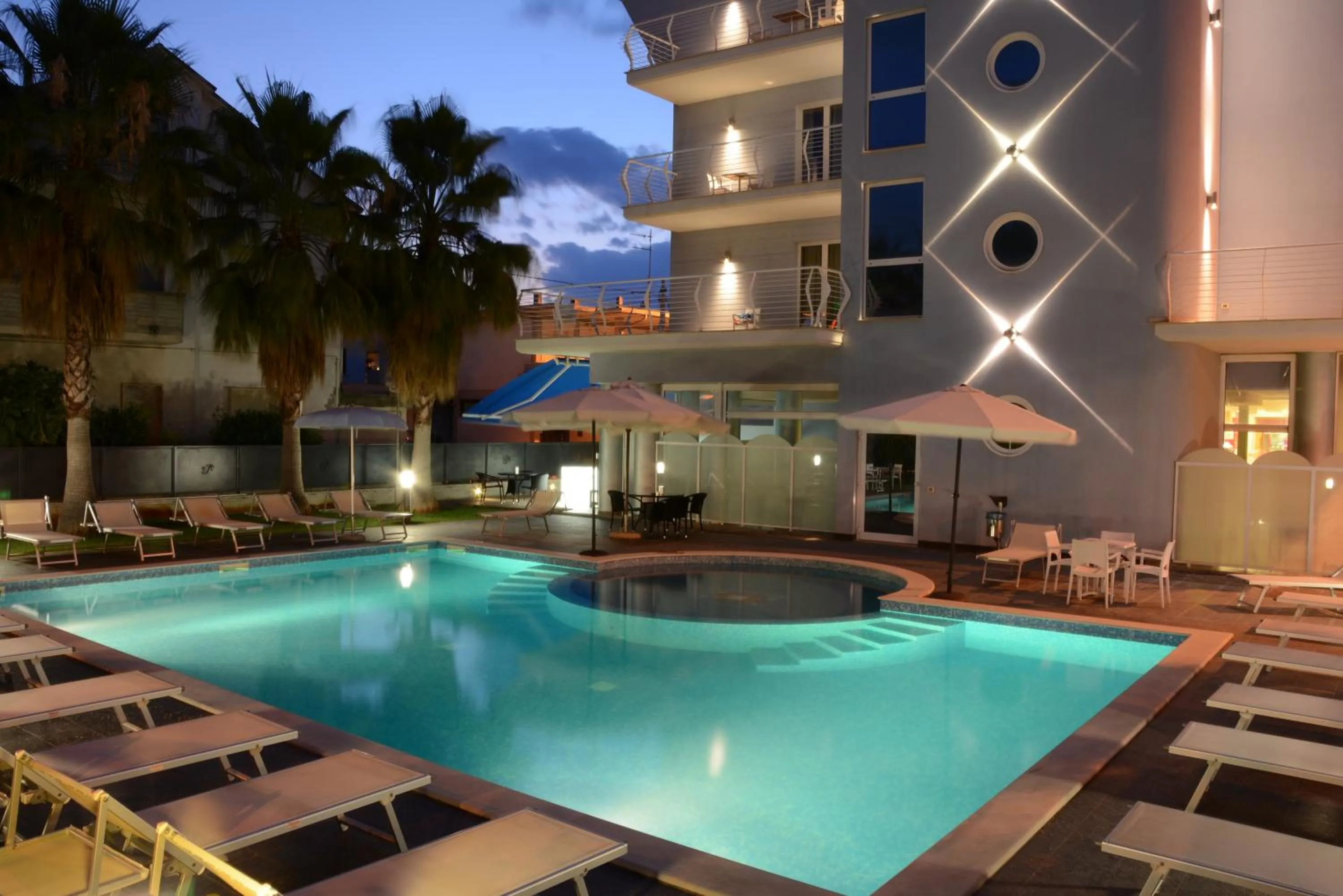 Swimming pool in Kiara Residence