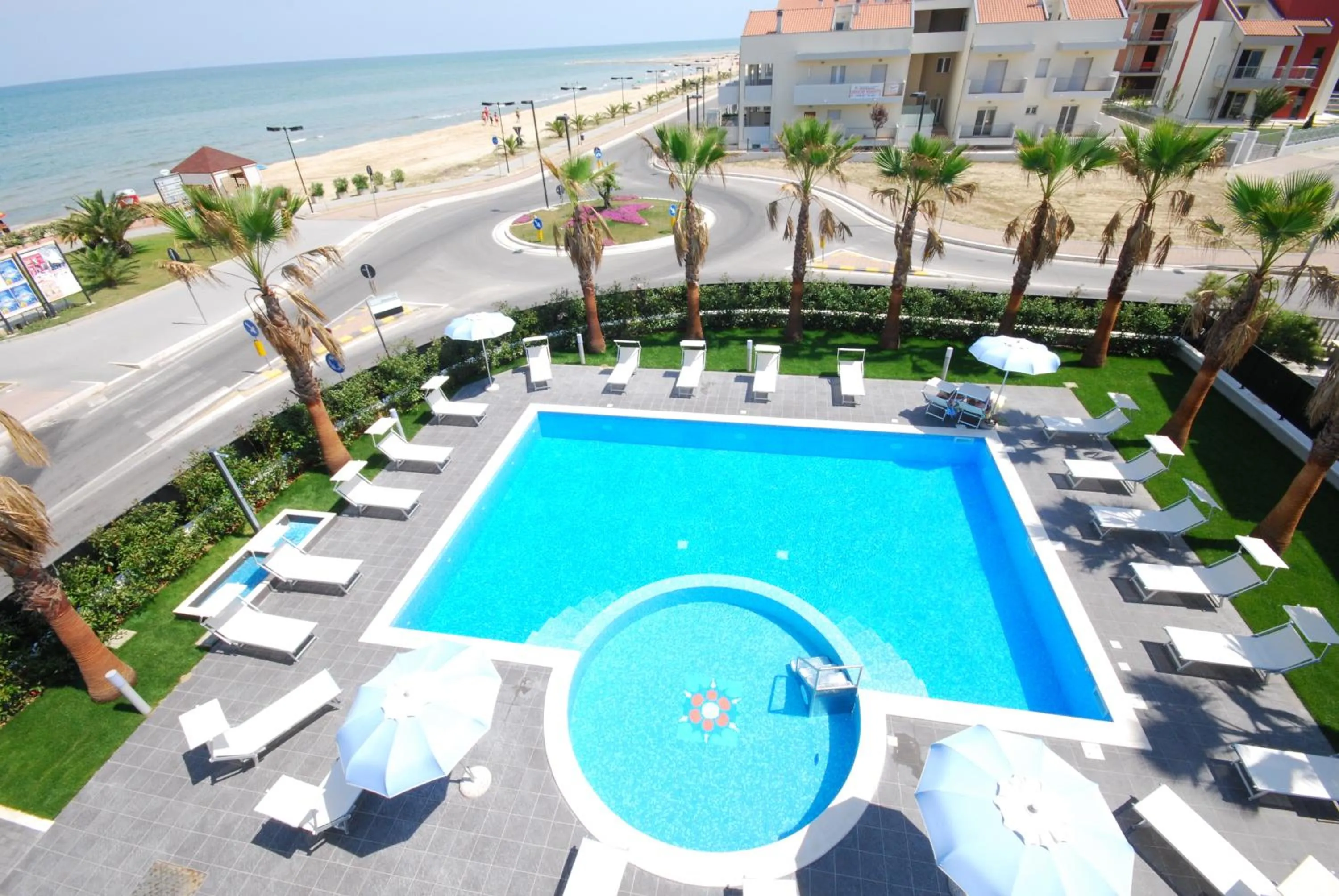 Swimming pool in Kiara Residence