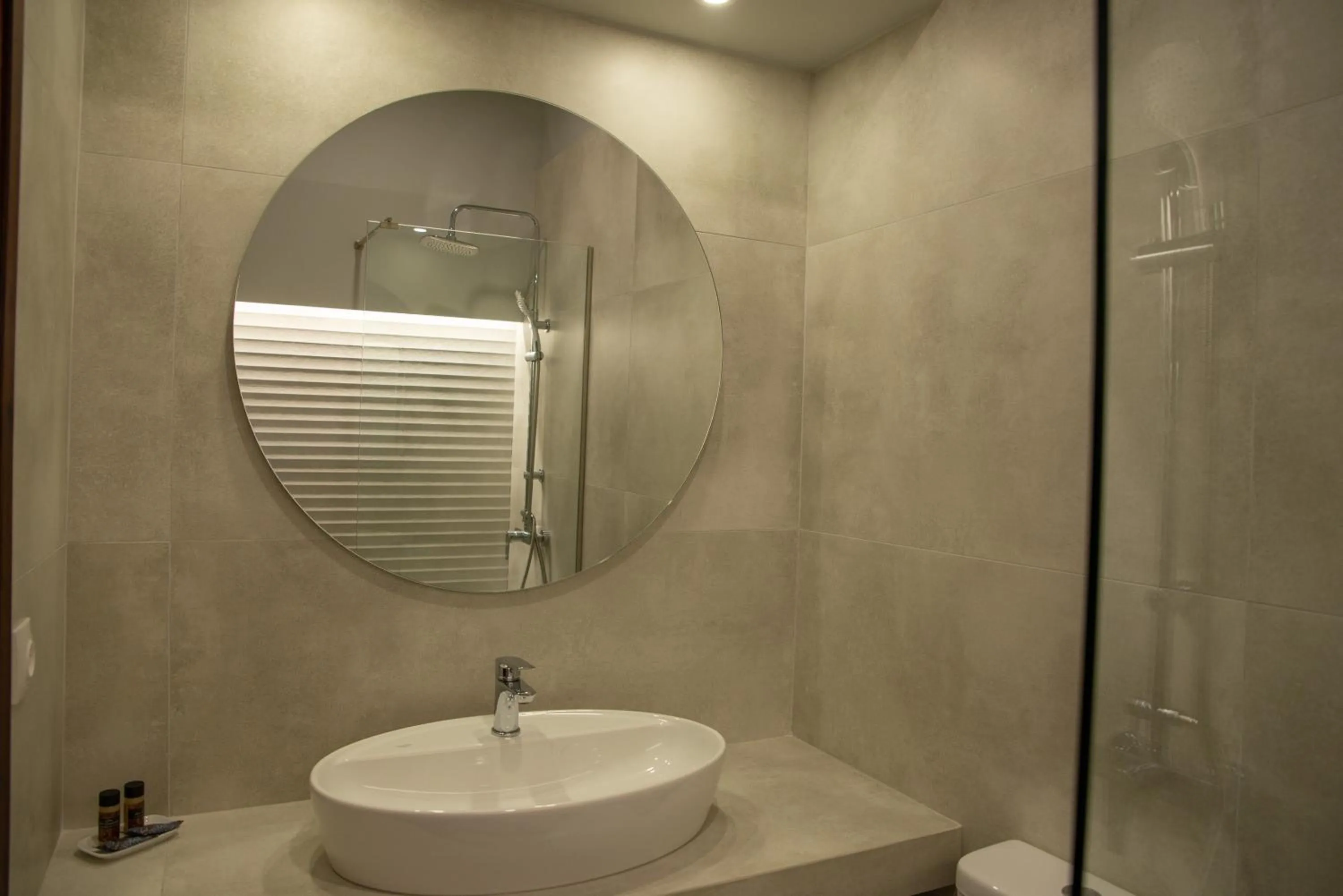 Shower in Hotel Cleopatra