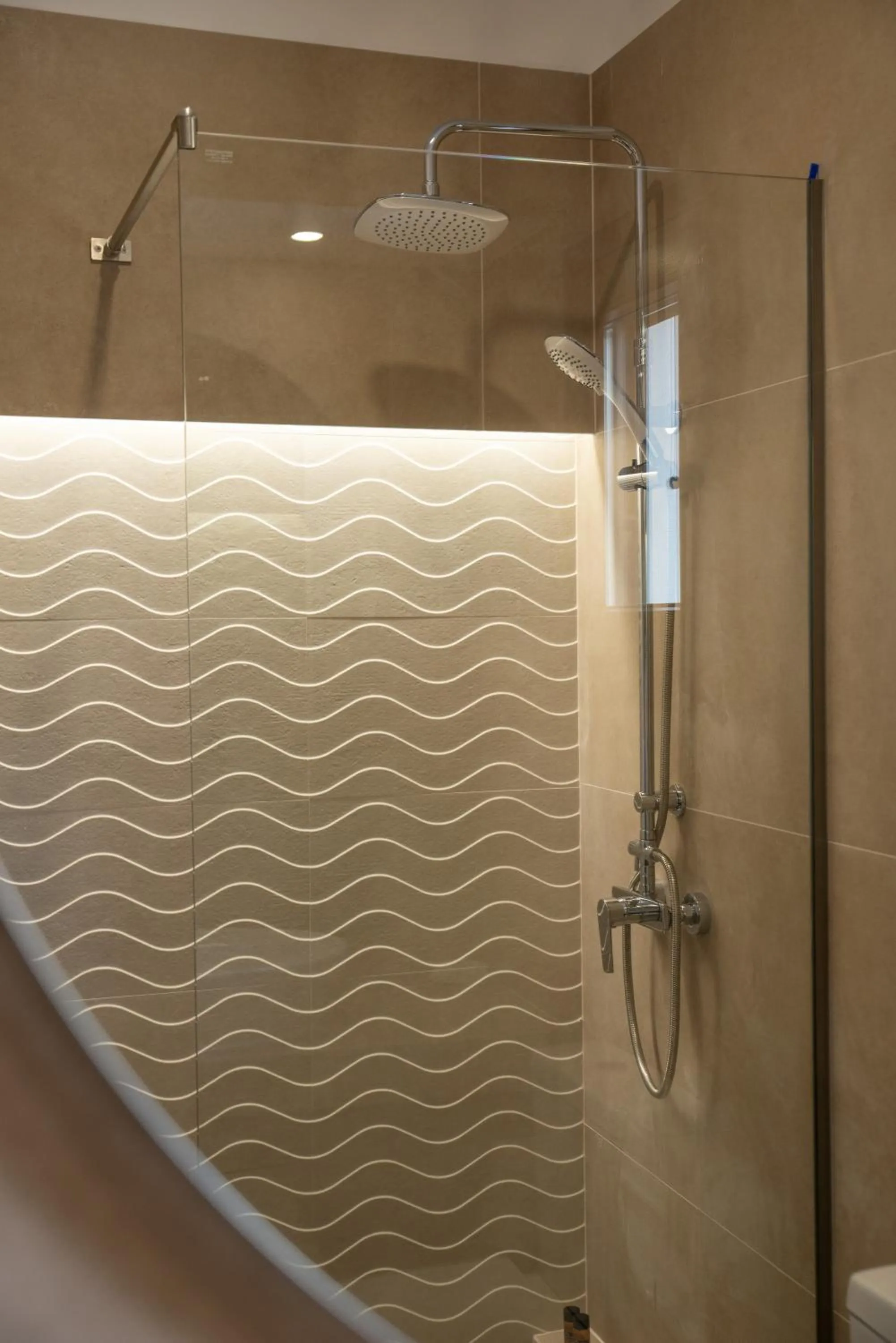 Shower in Hotel Cleopatra