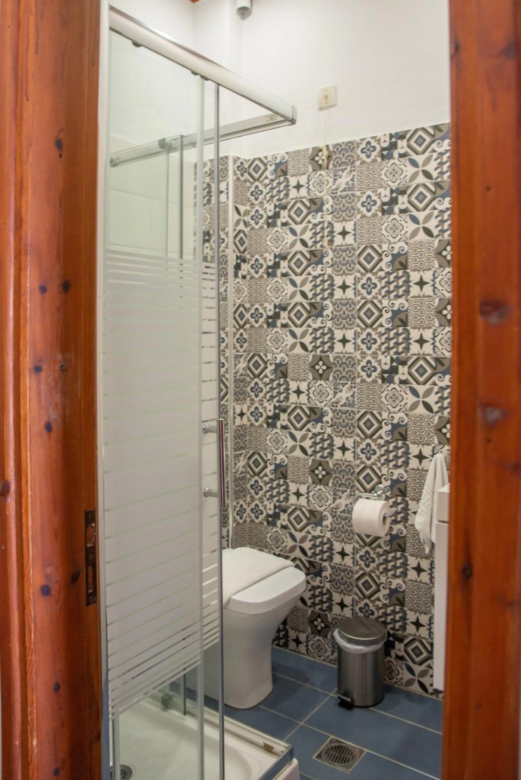 Shower in Hotel Cleopatra