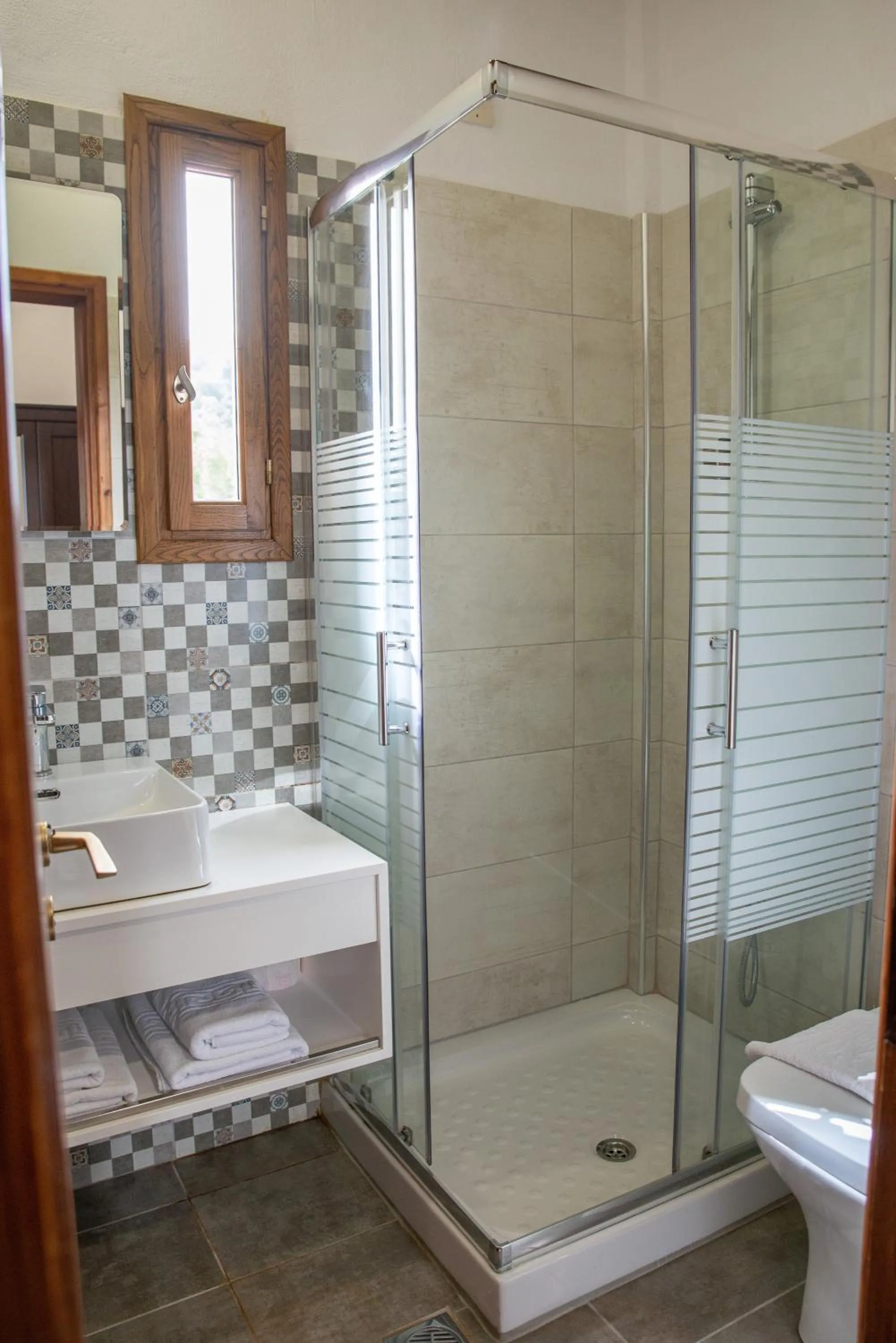 Shower in Hotel Cleopatra