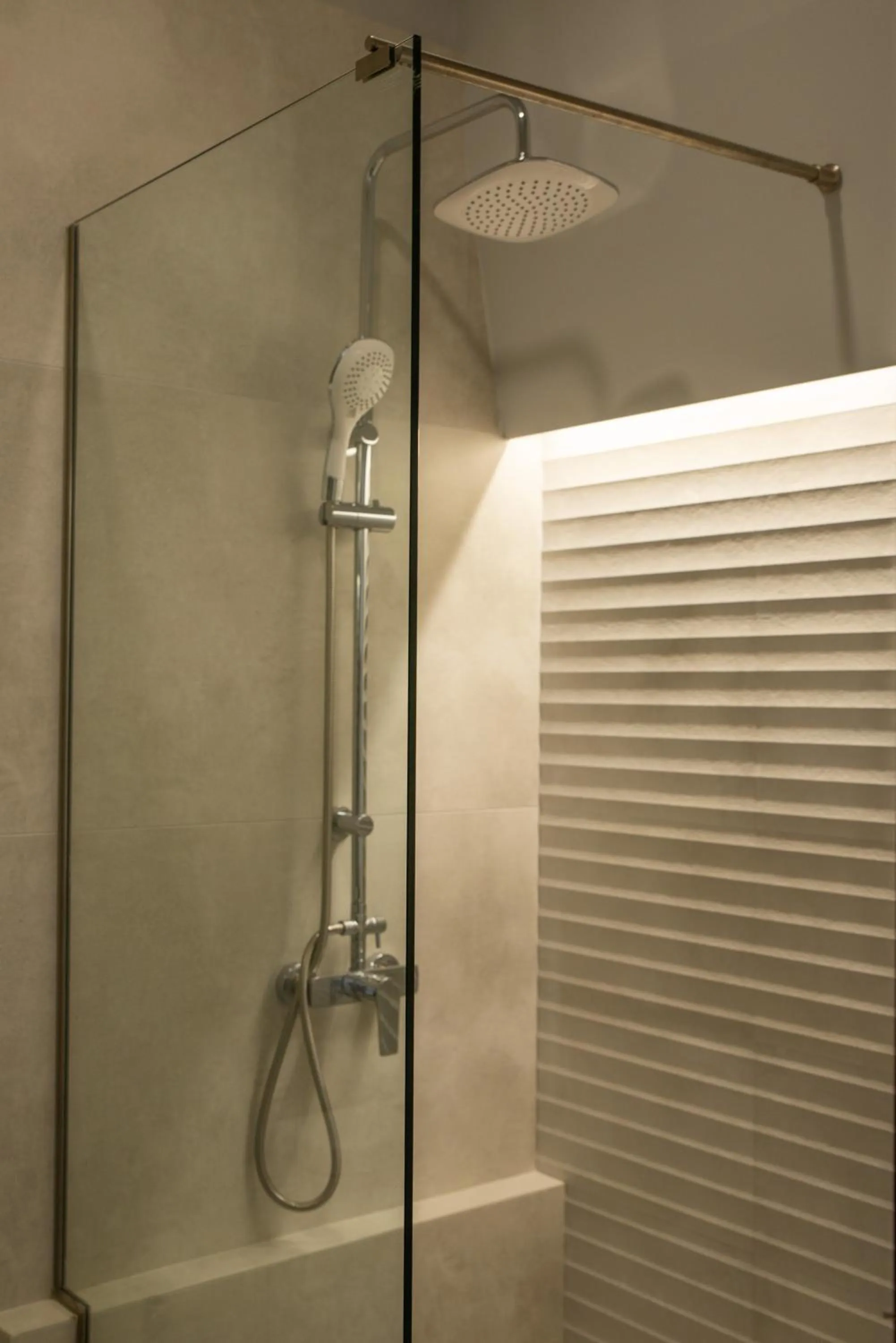 Shower in Hotel Cleopatra