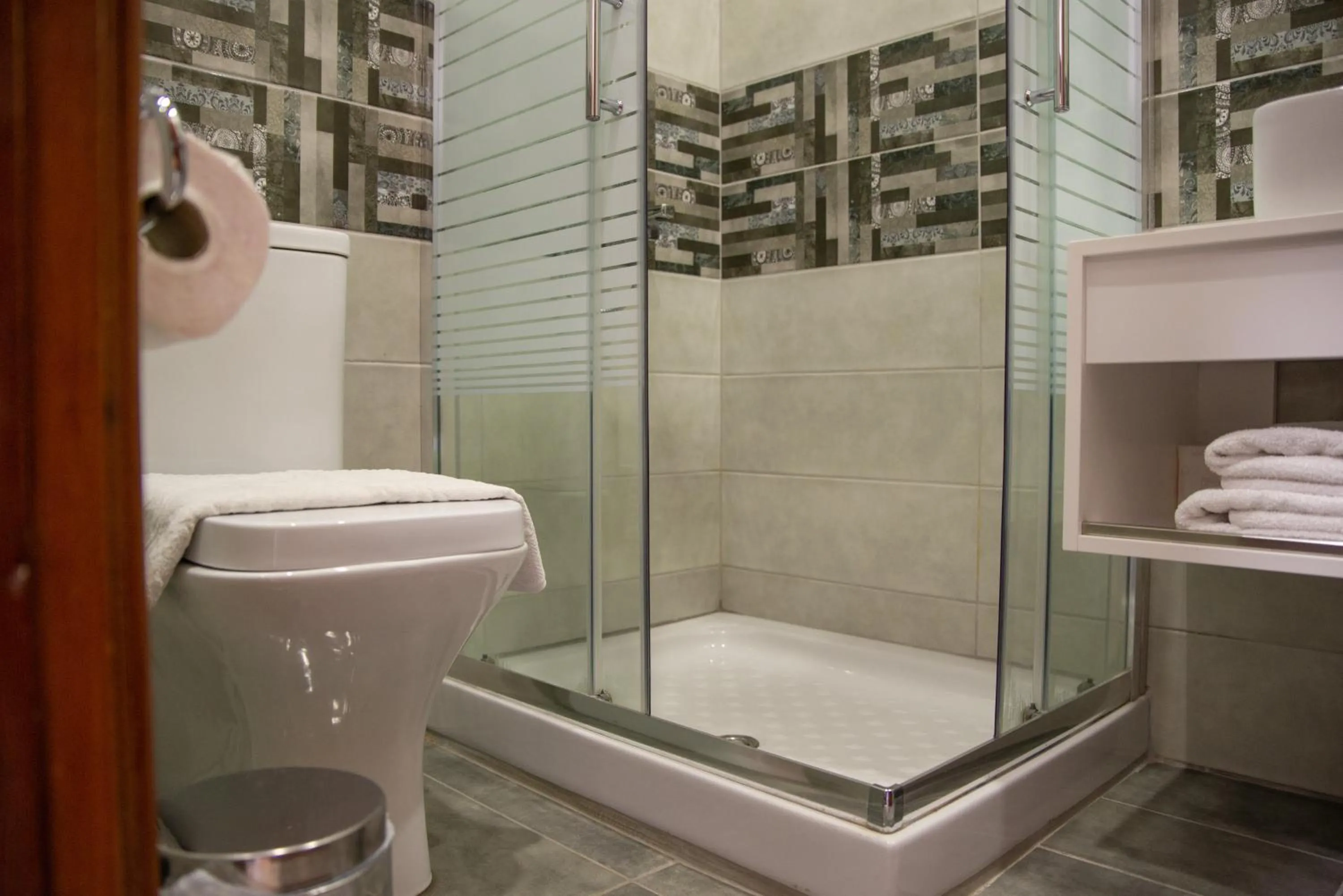 Shower in Hotel Cleopatra