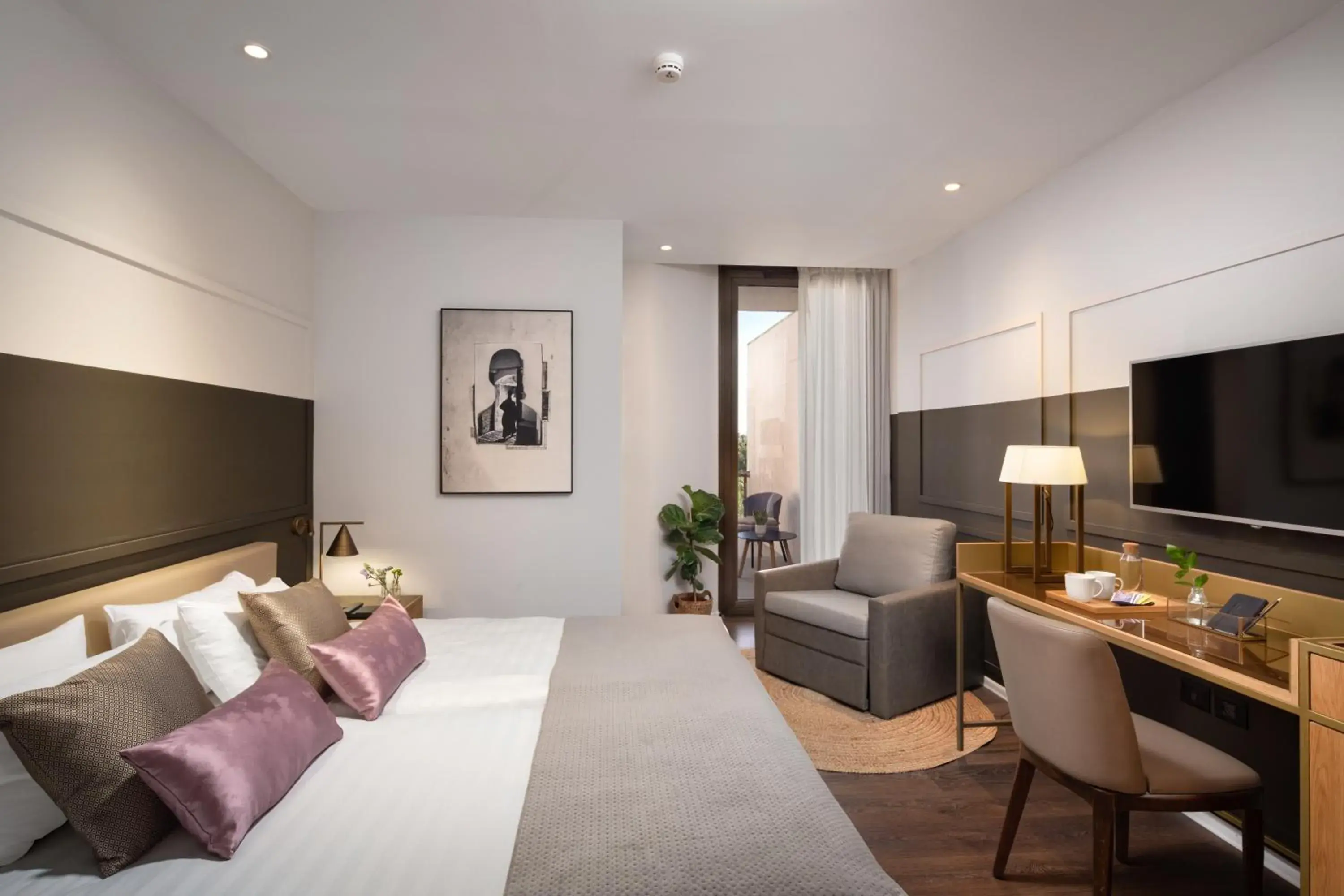 Deluxe Double or Twin Room with Balcony in Cassia Hotel Jerusalem Deluxe Double or Twin Room with Balcony in Cassia Hotel Jerusalem