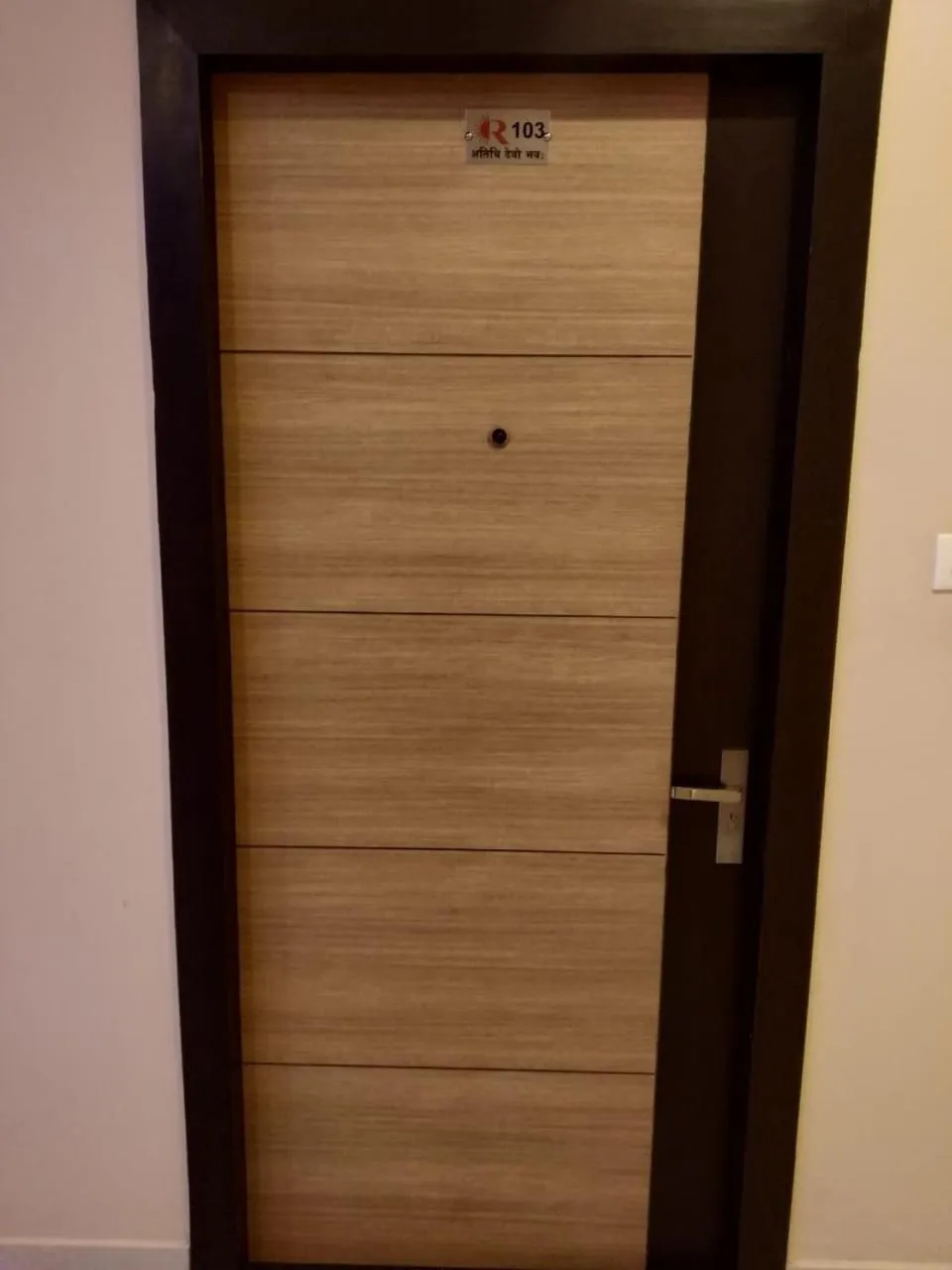 room service in Hotel Reyansh