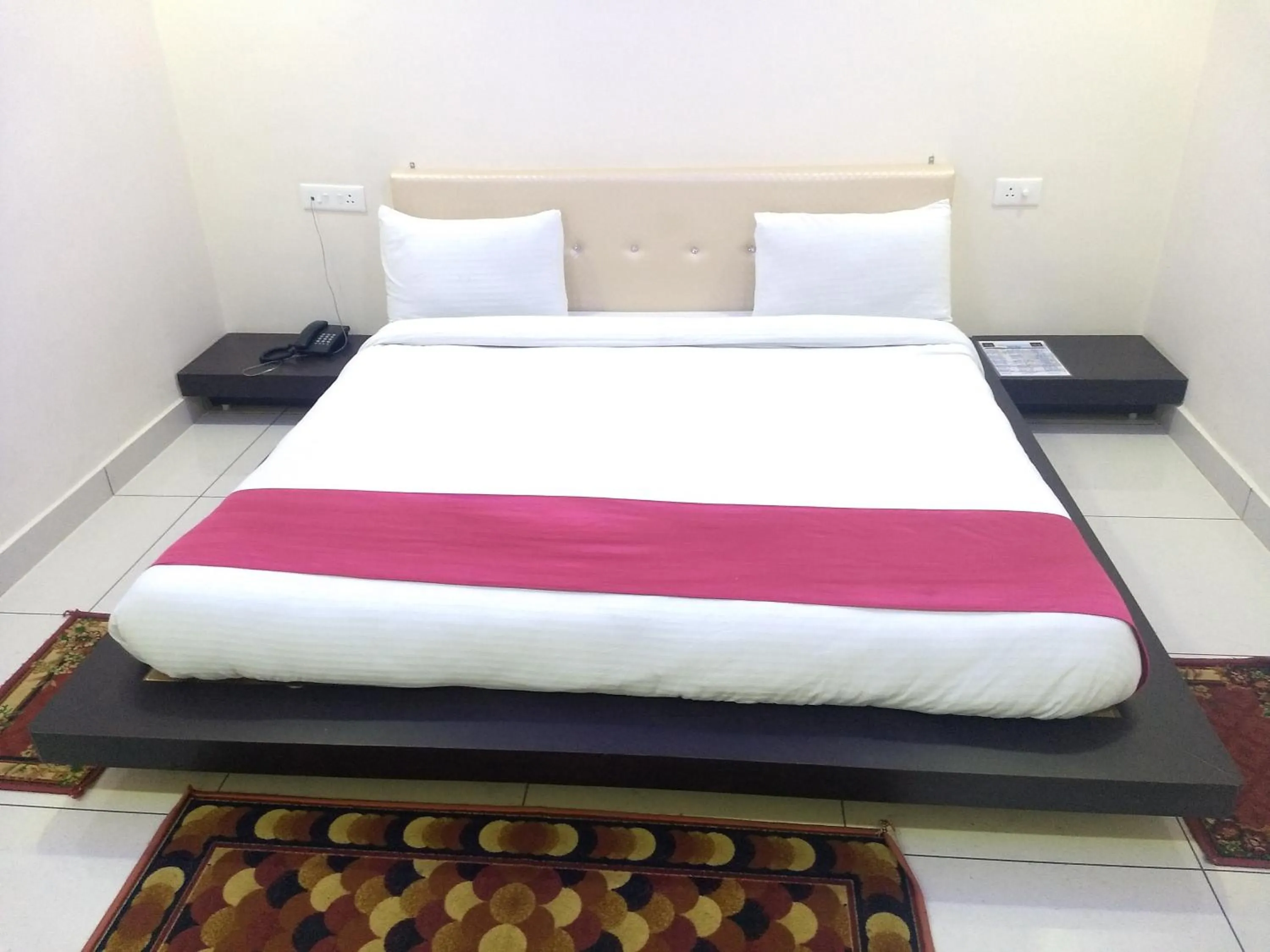 Bed in Hotel Reyansh