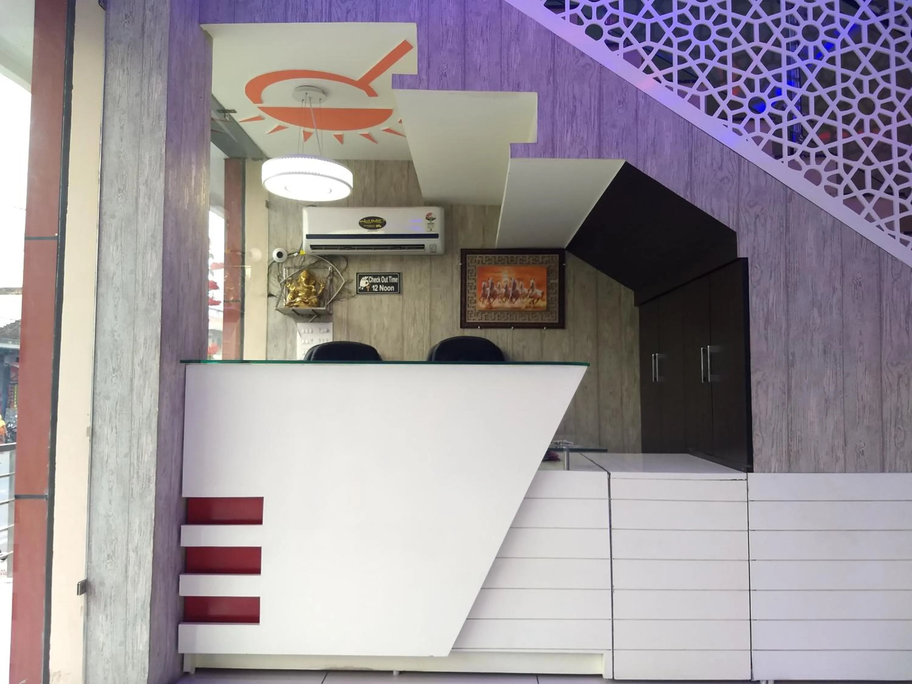 Lobby or reception in Hotel Reyansh