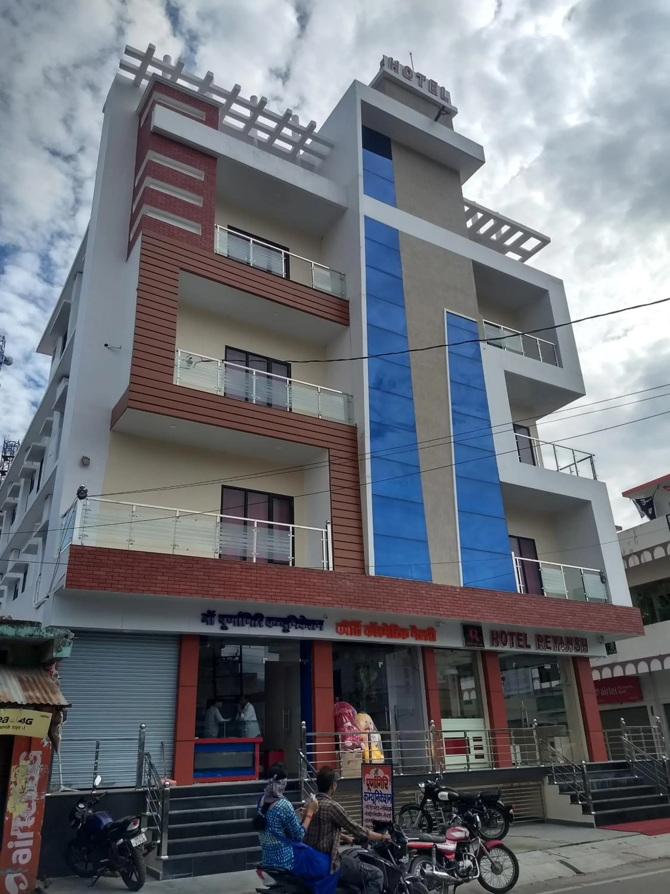 Property building in Hotel Reyansh